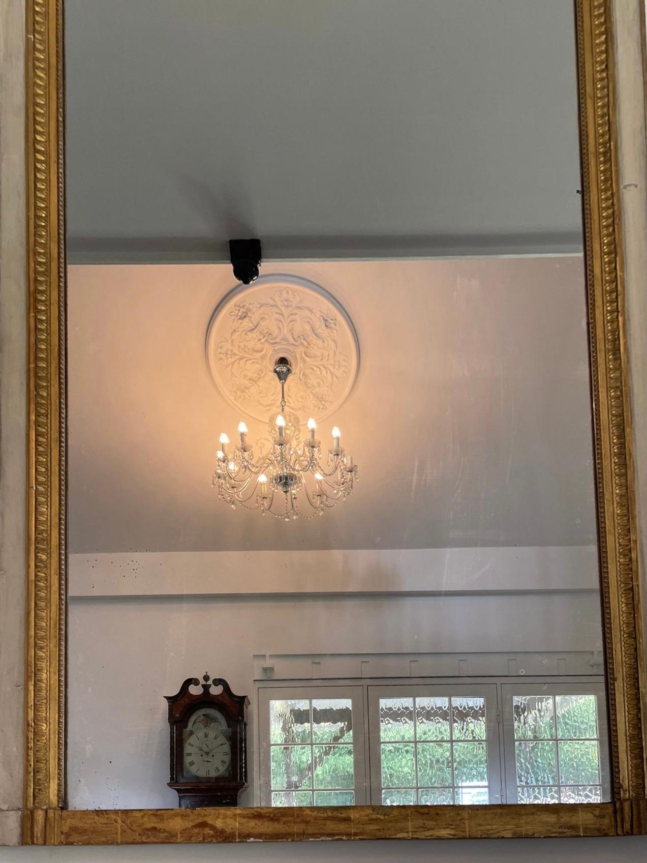 Grand miroir victorien ancien en bois doré et peint en blanc en vente 6