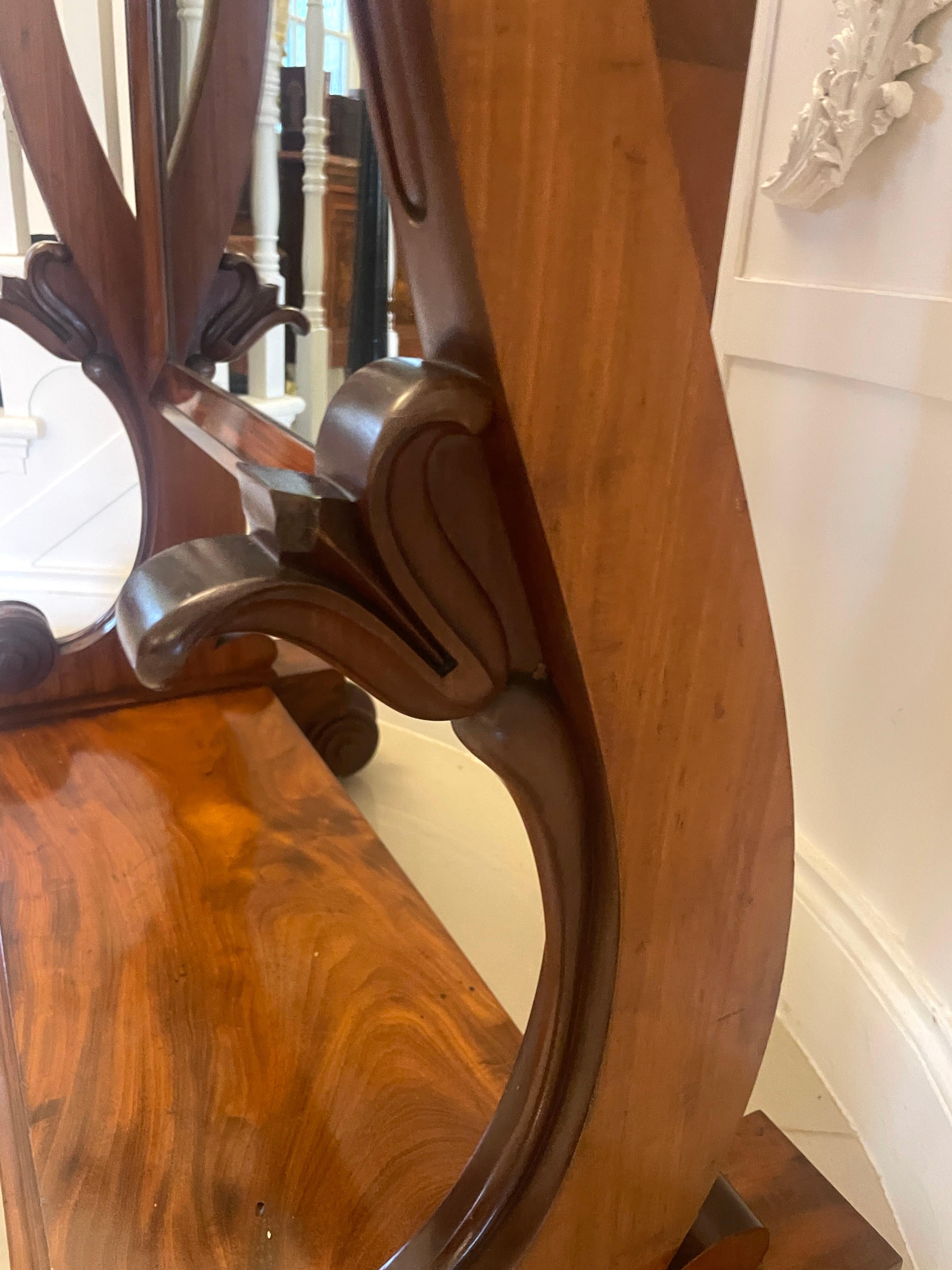 Grande specchio ovale di qualità vittoriana in mogano In condizioni buone in vendita a Suffolk, GB