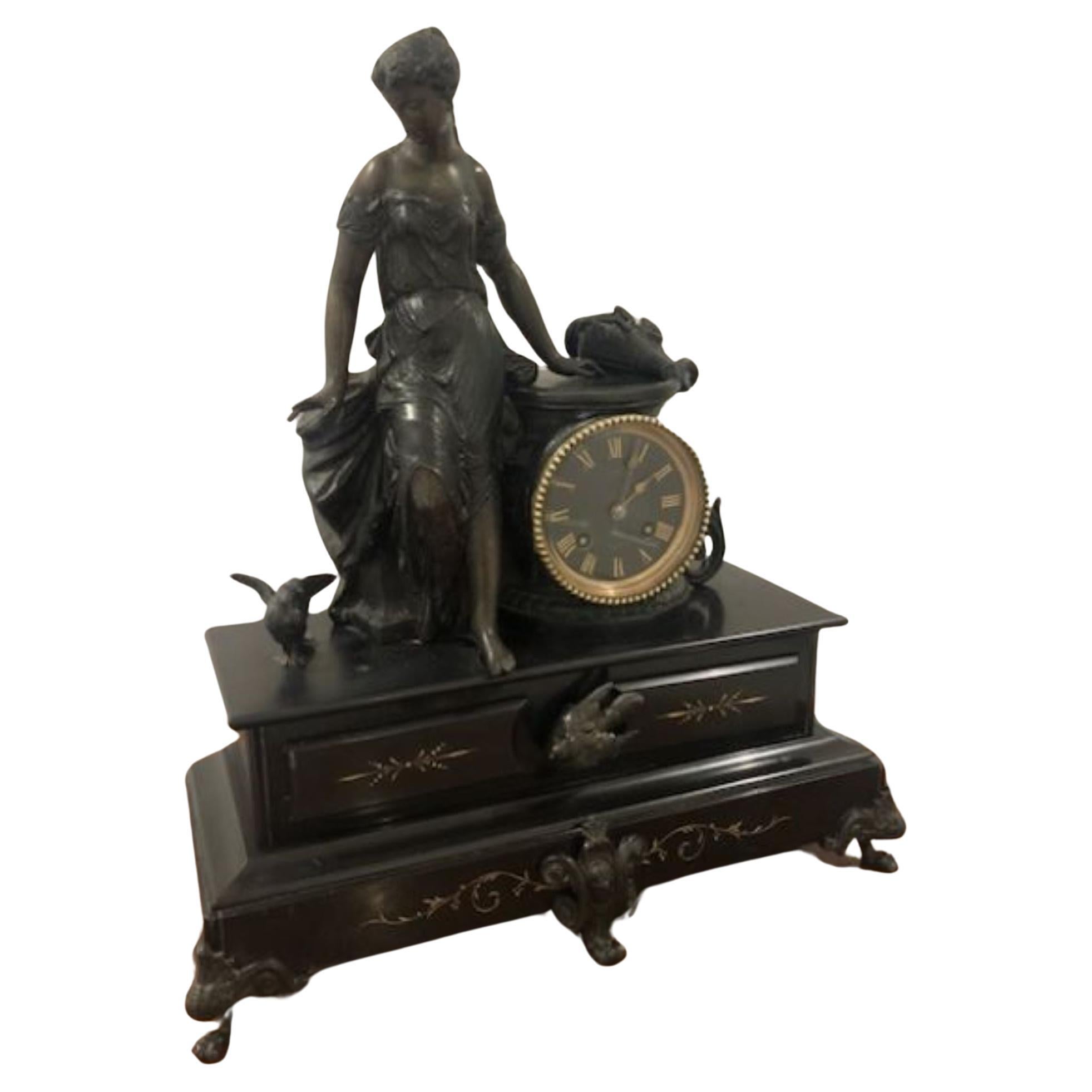 Grande horloge de cheminée victorienne ancienne de qualité en vente