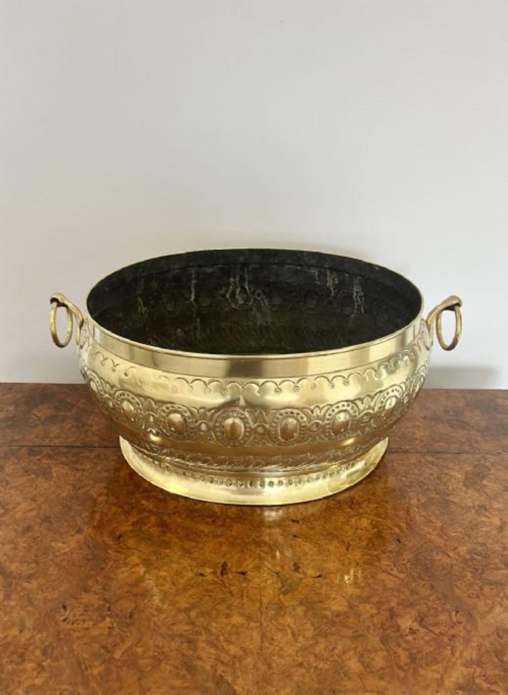 Large Antique Victorian Quality Ornate Brass Wine Cooler In Good Condition For Sale In Ipswich, GB