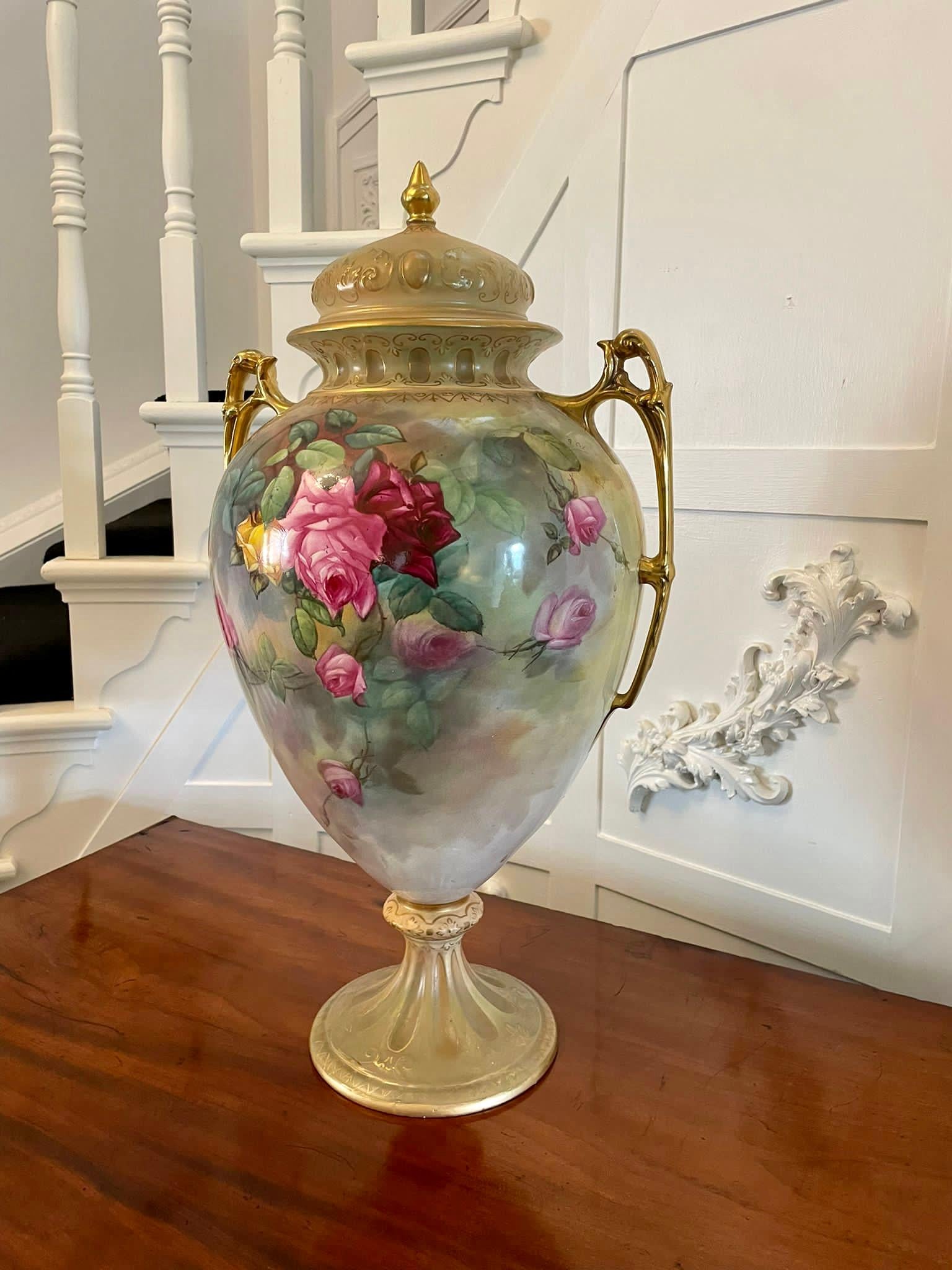 Large Antique Victorian Quality Royal Crown Devon Lidded Vase In Good Condition For Sale In Suffolk, GB