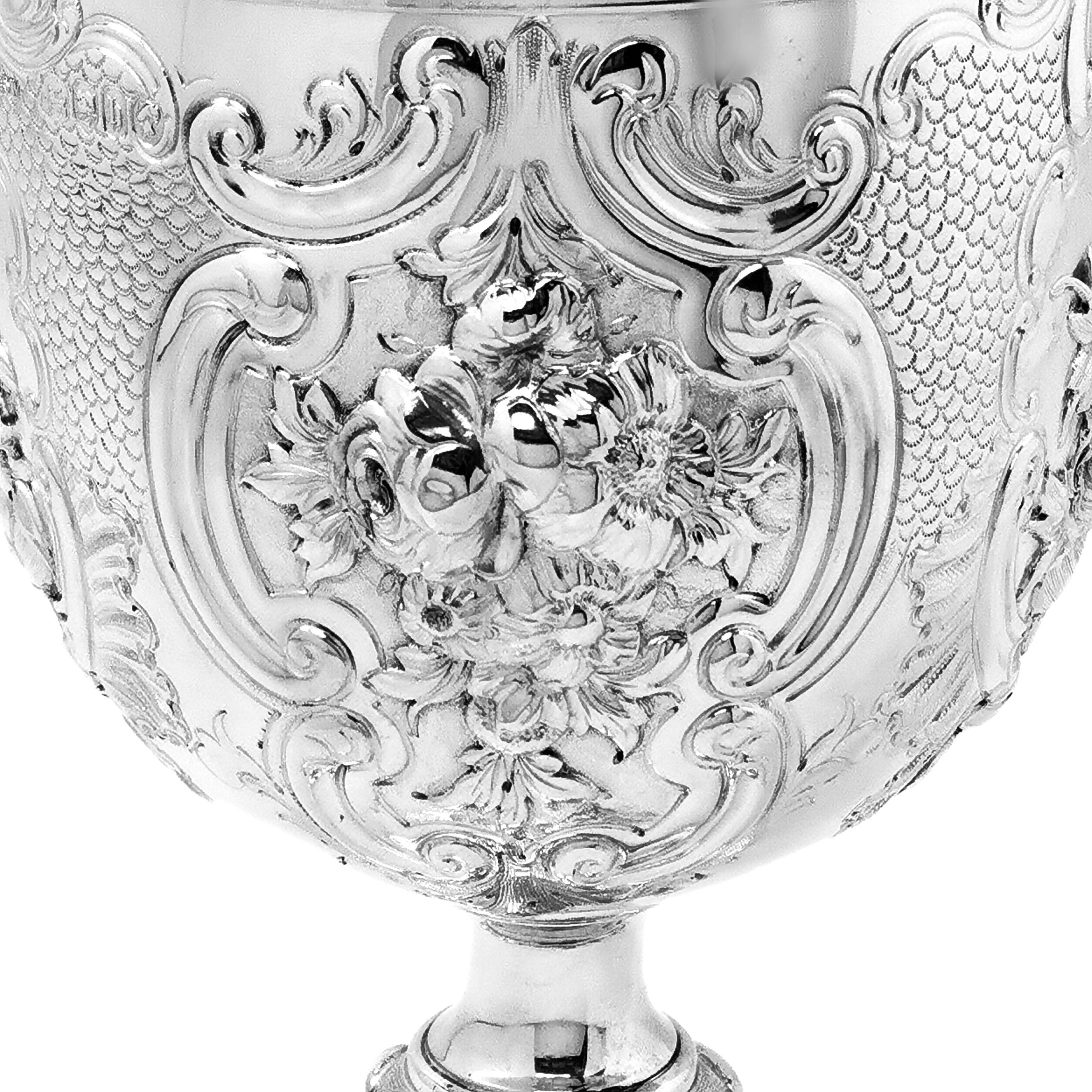 Large Antique Victorian Sterling Silver Cup / Goblet, 1863 In Good Condition In London, GB