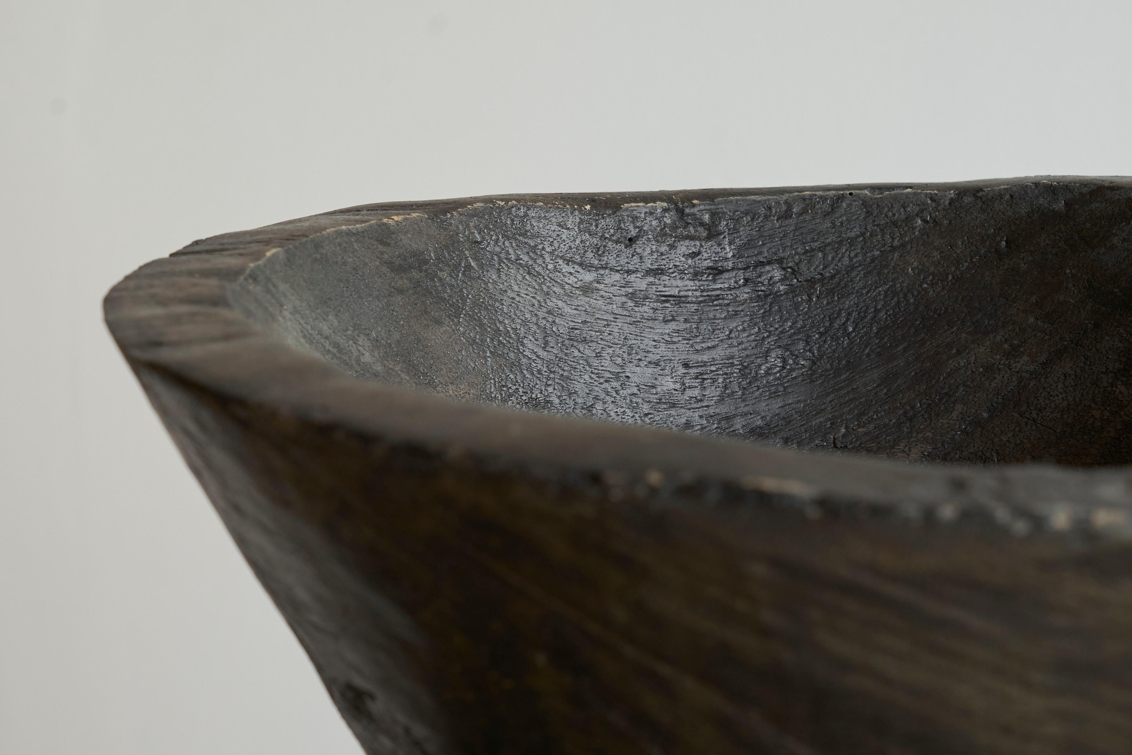 Gran Cuenco Antiguo Estilo Wabi Sabi en Madera Siglo XIX Primitivo en venta