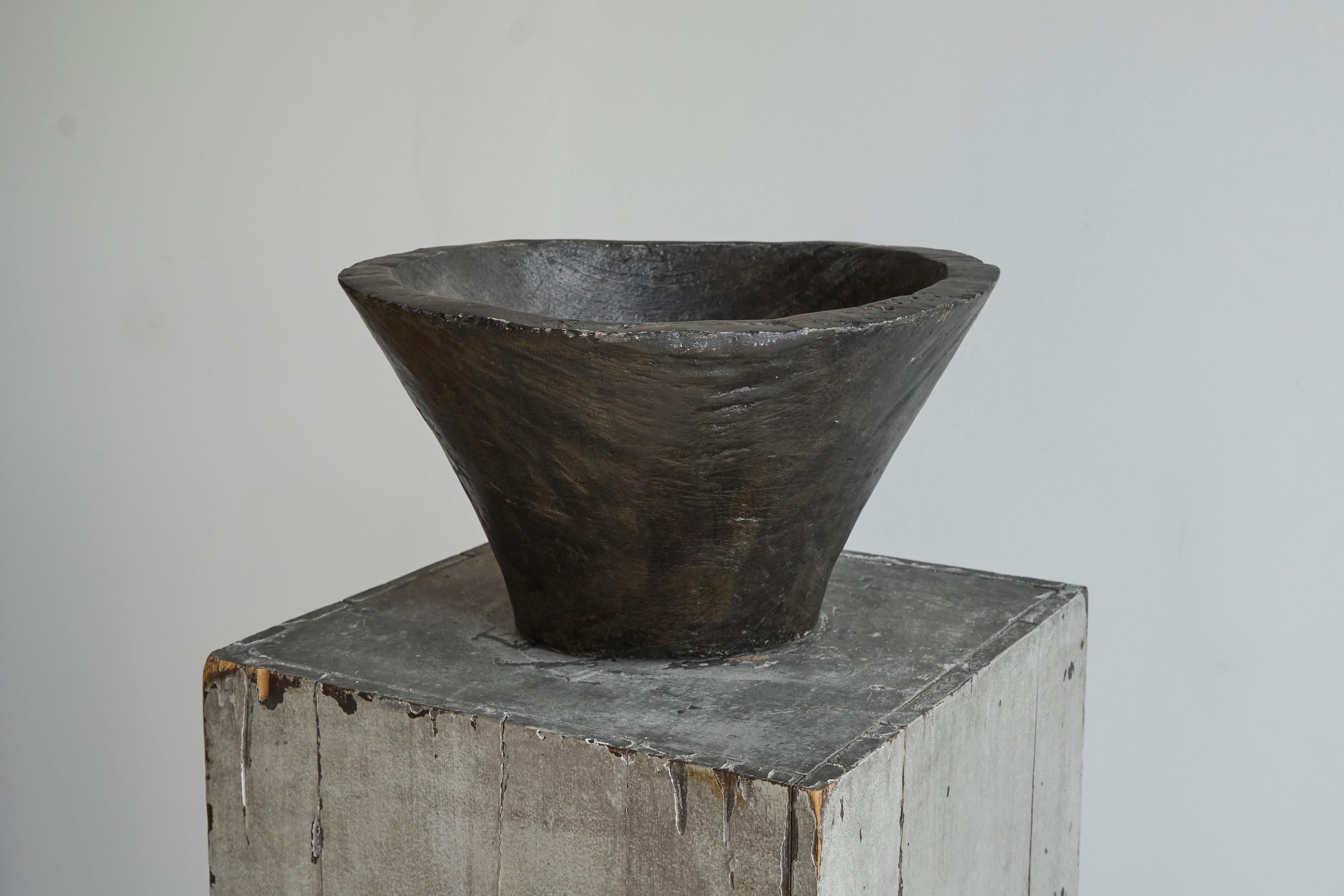 Gran Cuenco Antiguo Estilo Wabi Sabi en Madera Siglo XIX Europeo en venta