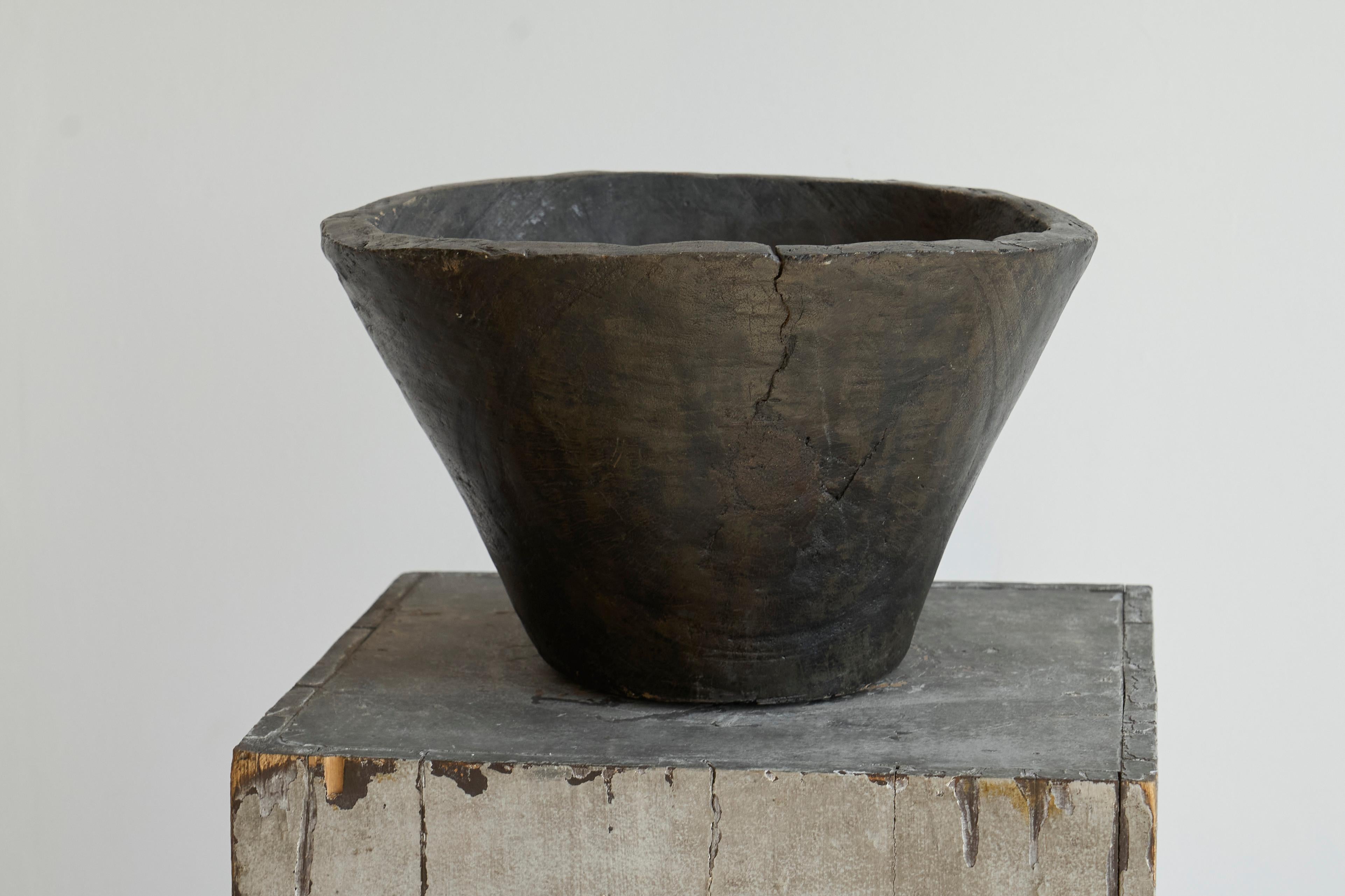 Gran Cuenco Antiguo Estilo Wabi Sabi en Madera Siglo XIX en Bueno estado para la venta en Meer, VAN