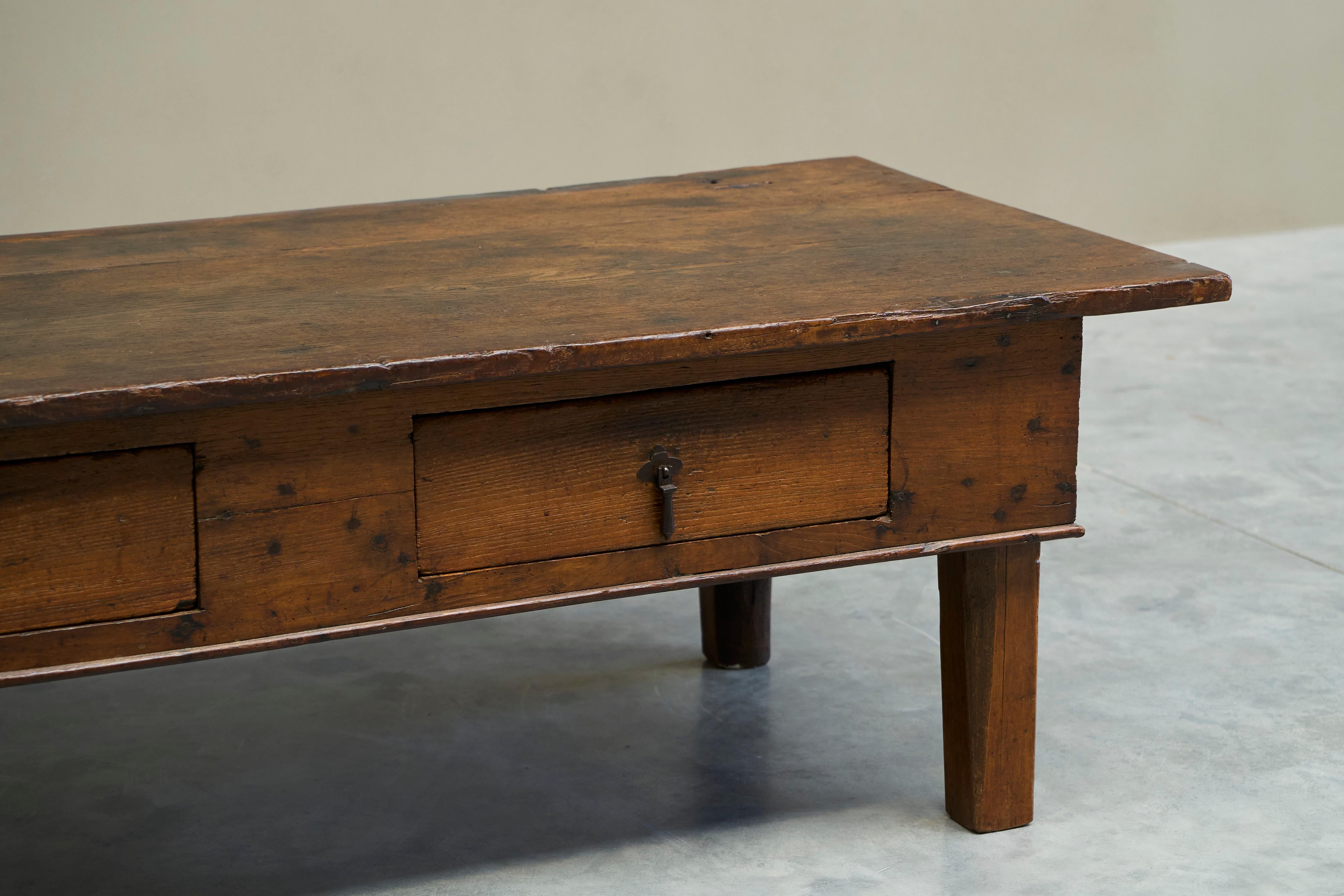 Large Antique Wabi Sabi Style Coffee Table in Oak For Sale 3