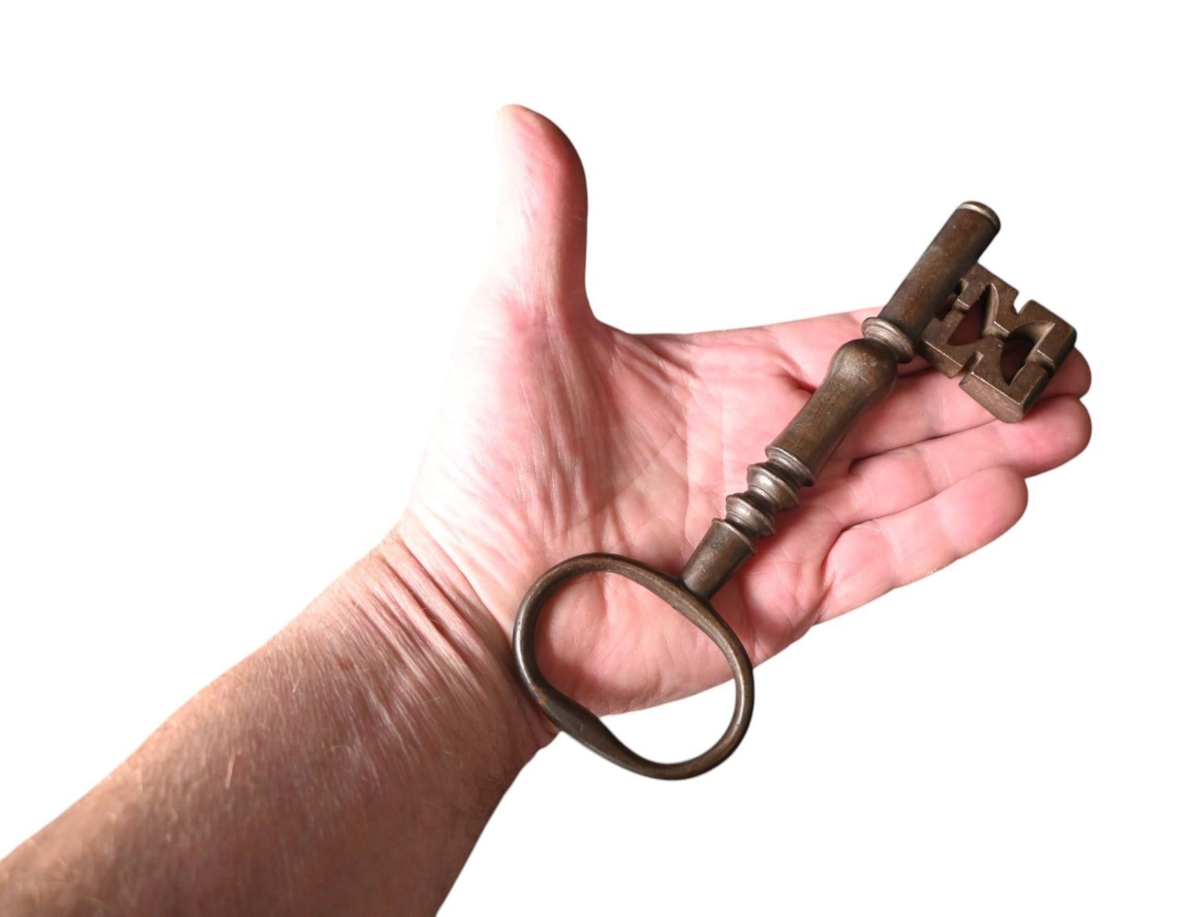 18th Century and Earlier Large Antique Warded Key – Late 17th Century For Sale