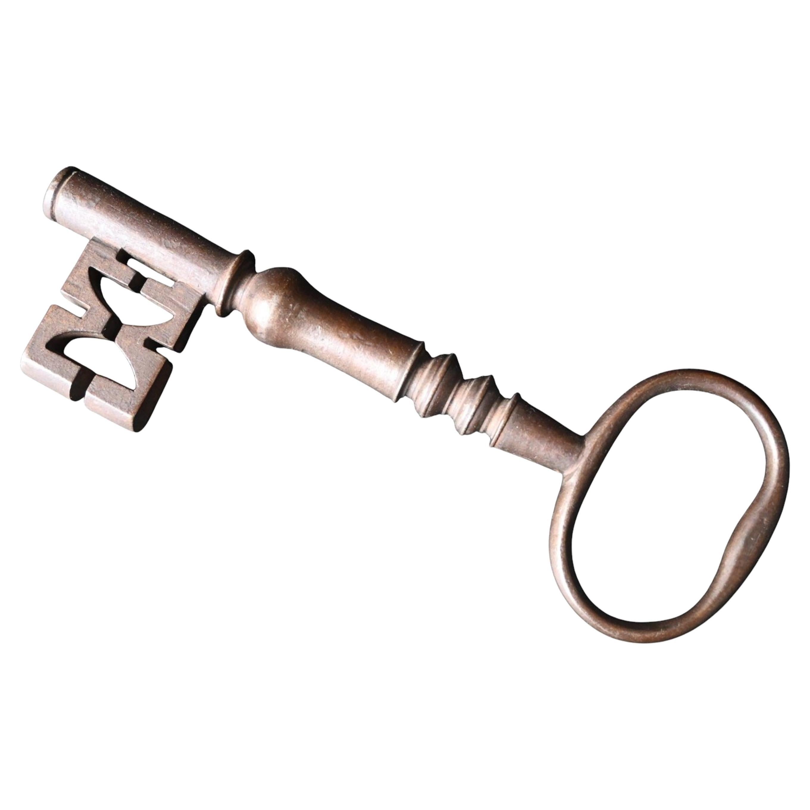Large Antique Warded Key – Late 17th Century For Sale