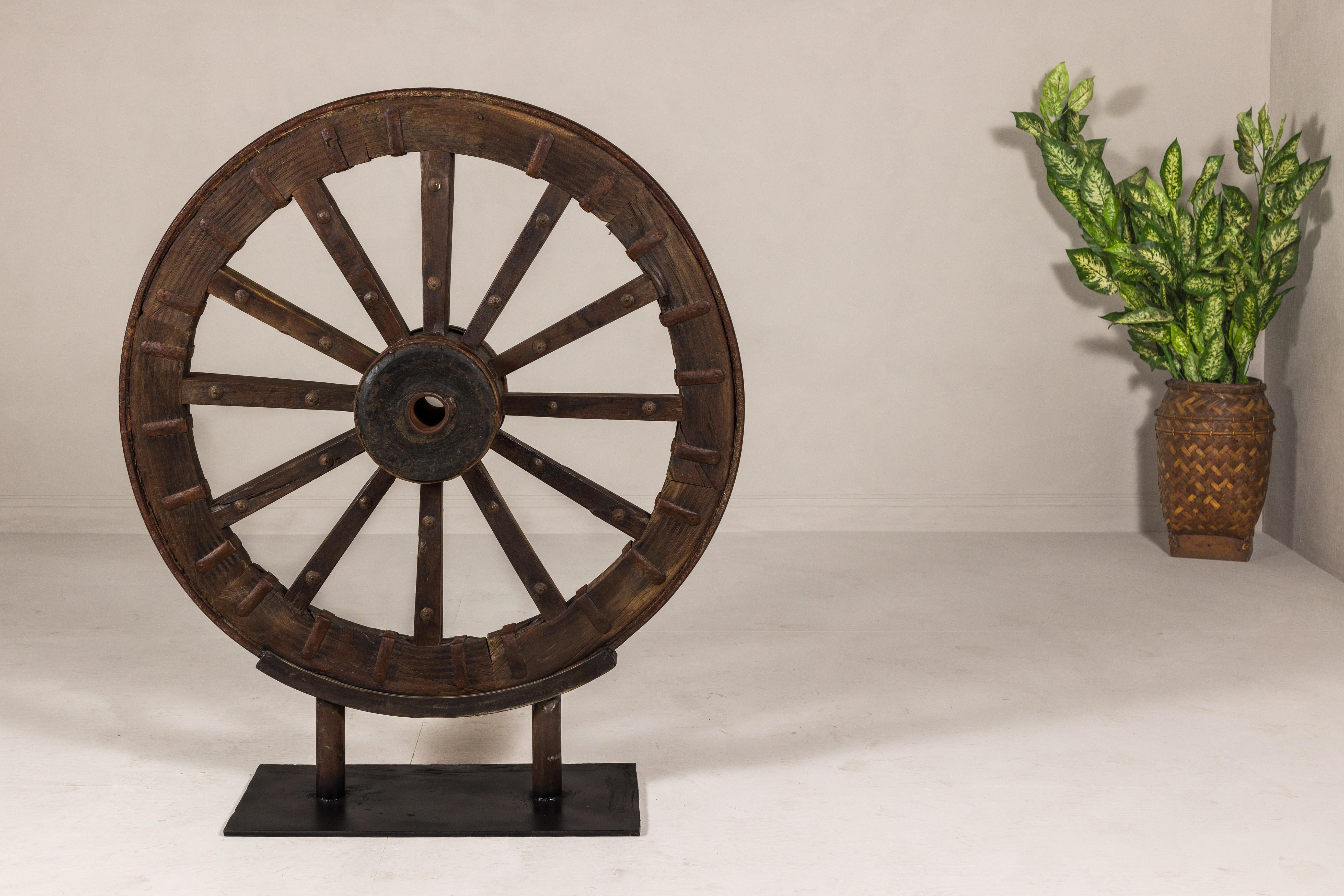Large Antique Wood and Metal Cart Wheel Mounted on Custom Base In Good Condition For Sale In Yonkers, NY