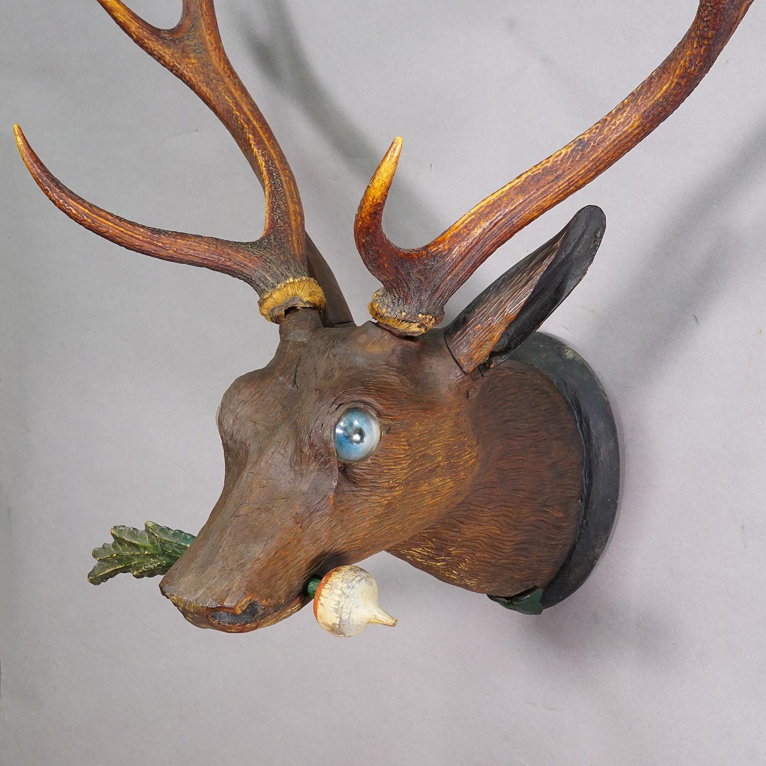 Gran cabeza de ciervo barroco tallada en madera antigua de Black Forest con trofeo de 10 puntas en Bueno estado para la venta en Berghuelen, DE