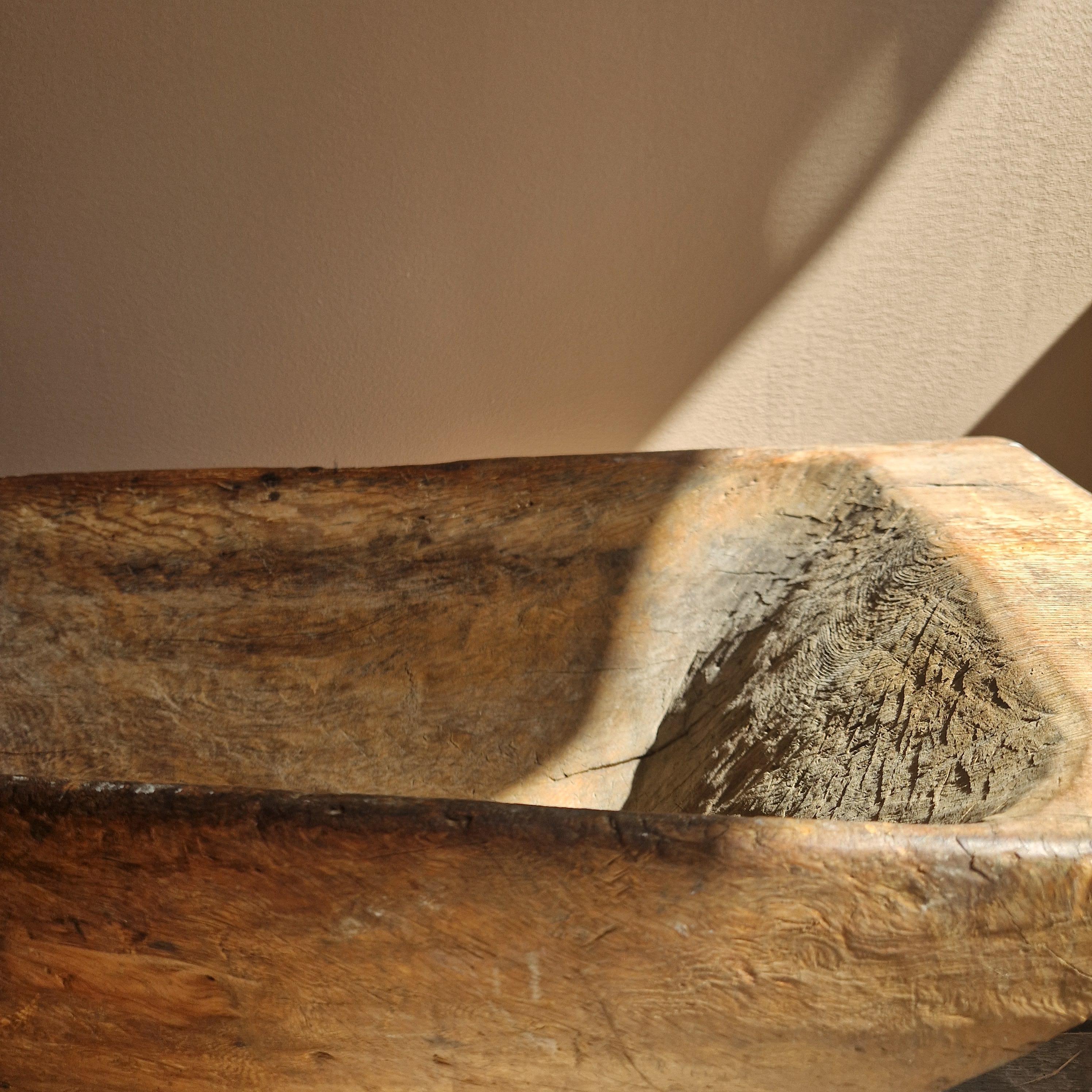 Großes antikes Holztablett, brutalistischer Stil, Schweden, 1800er Jahre im Zustand „Gut“ im Angebot in Stockholm, SE
