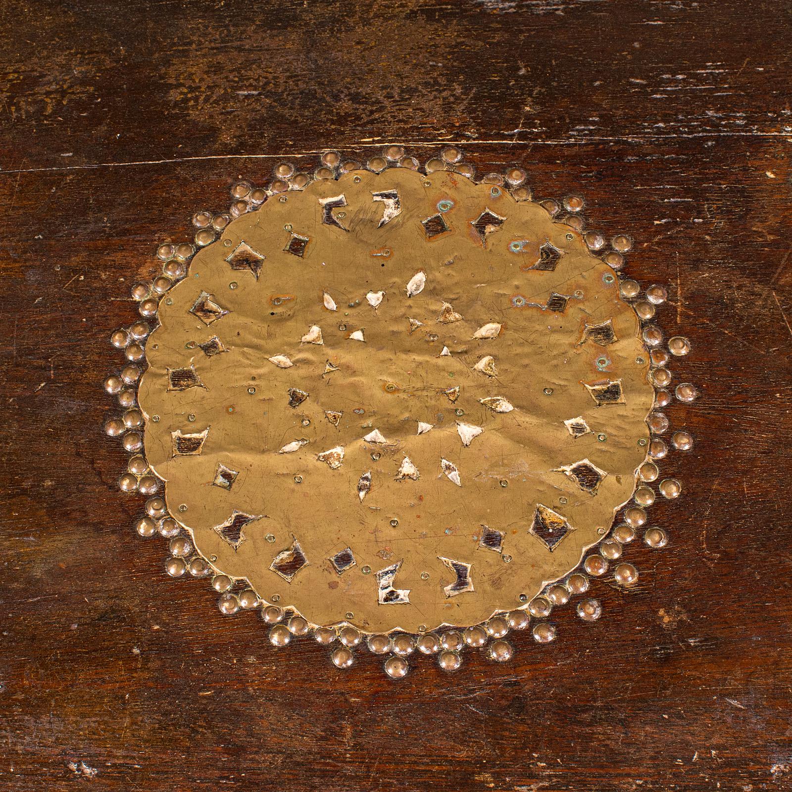 Grand coffre ancien de Zanzibar, teck d'Afrique de l'Est, laiton, coffre de rangement, victorien en vente 2