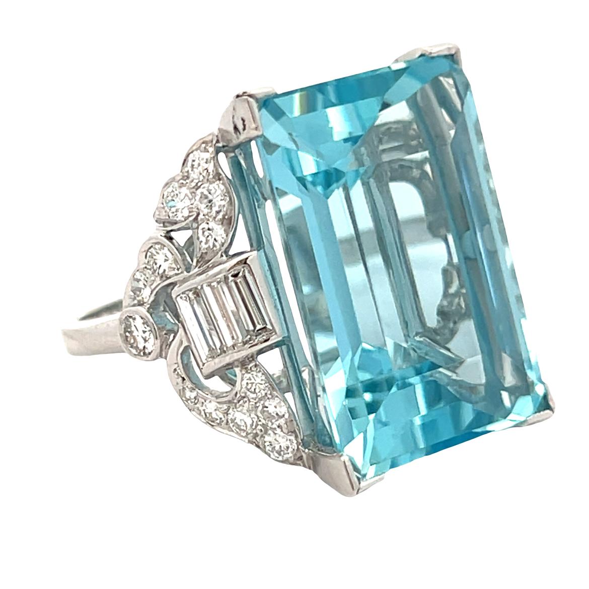 Großer Ring mit Aquamarin und Diamant im Angebot 7
