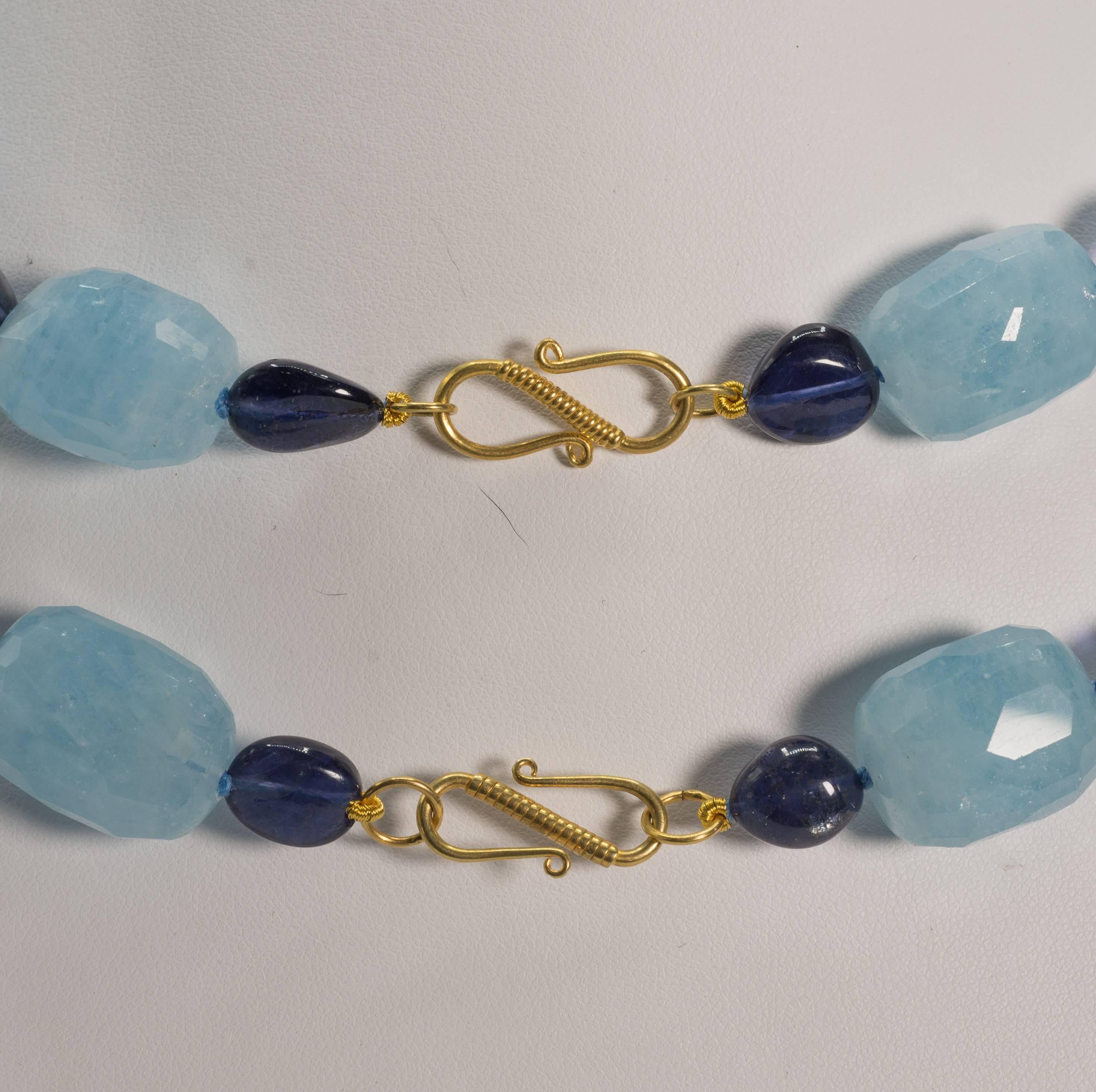 Anglo-Indian  Large 1, 000 carats Aquamarine and Kyanite Double Separable Gold Clasp Necklaces