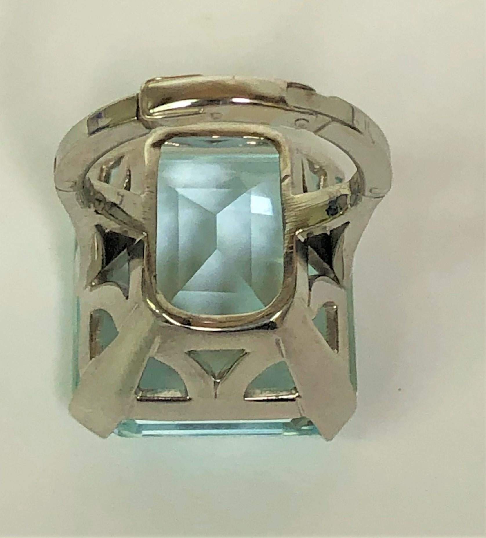 Large Aquamarine Cocktail Ring In Excellent Condition For Sale In Cincinnati, OH