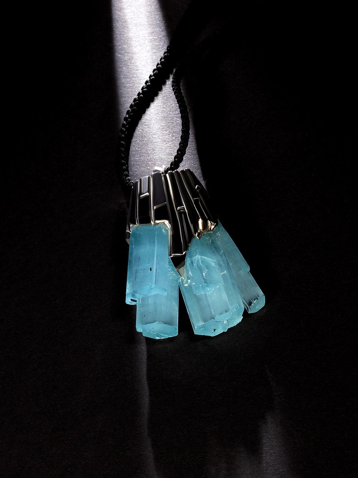 Large Aquamarine Crystal Silver Pendant March birthstone raw crystal In New Condition For Sale In Berlin, DE