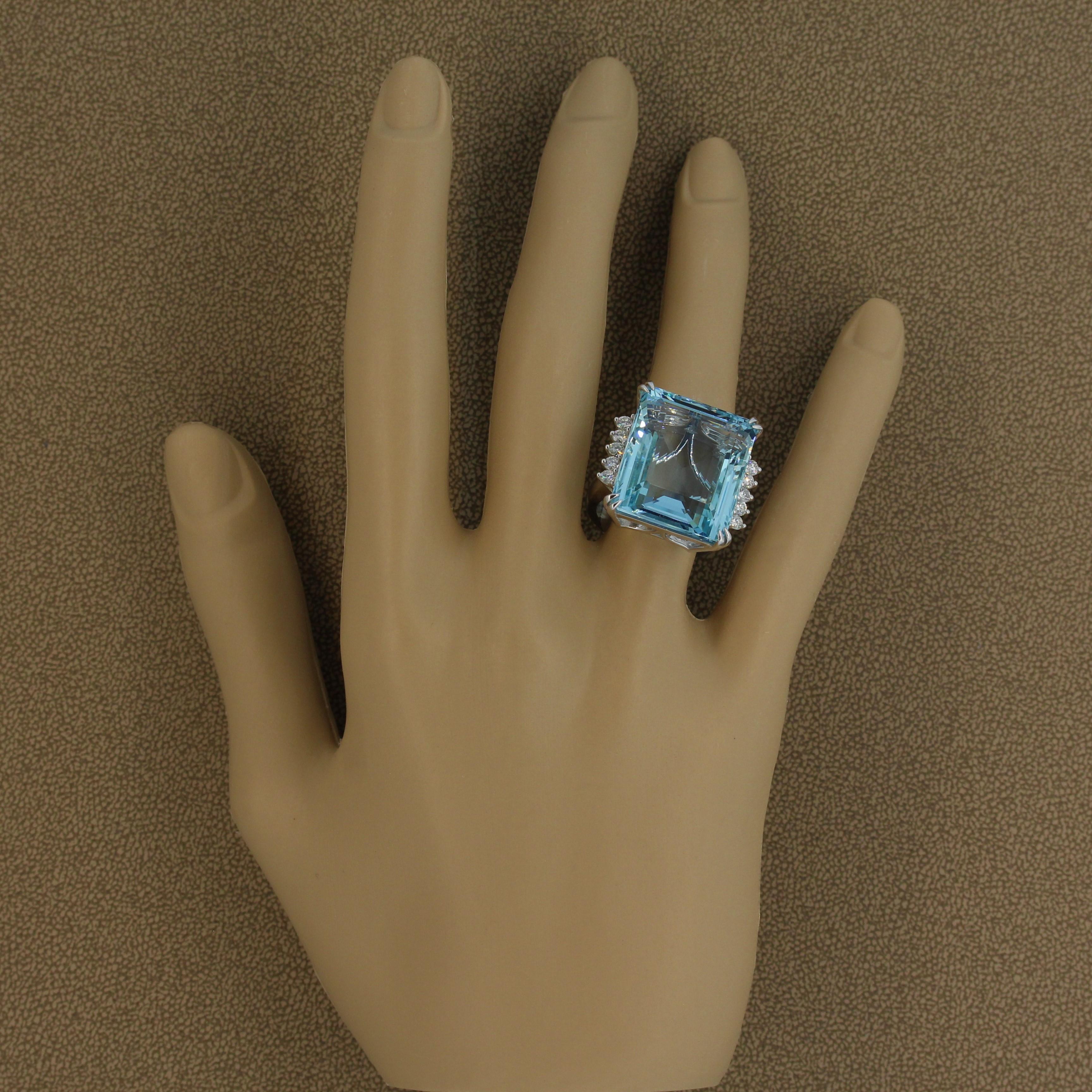 Large Aquamarine Diamond Gold Cocktail Ring In New Condition For Sale In Beverly Hills, CA