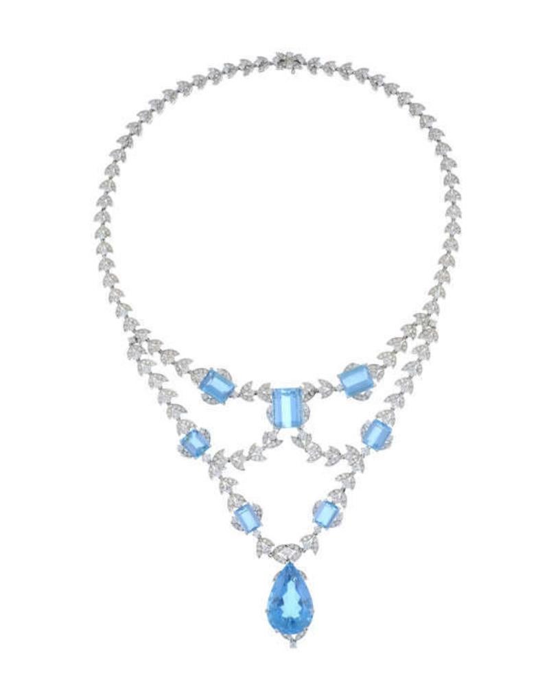 Große Statement-Halskette und Ohrringe aus Aquamarin und Diamanten - Mitte der 1900er Jahre. (Smaragdschliff) im Angebot