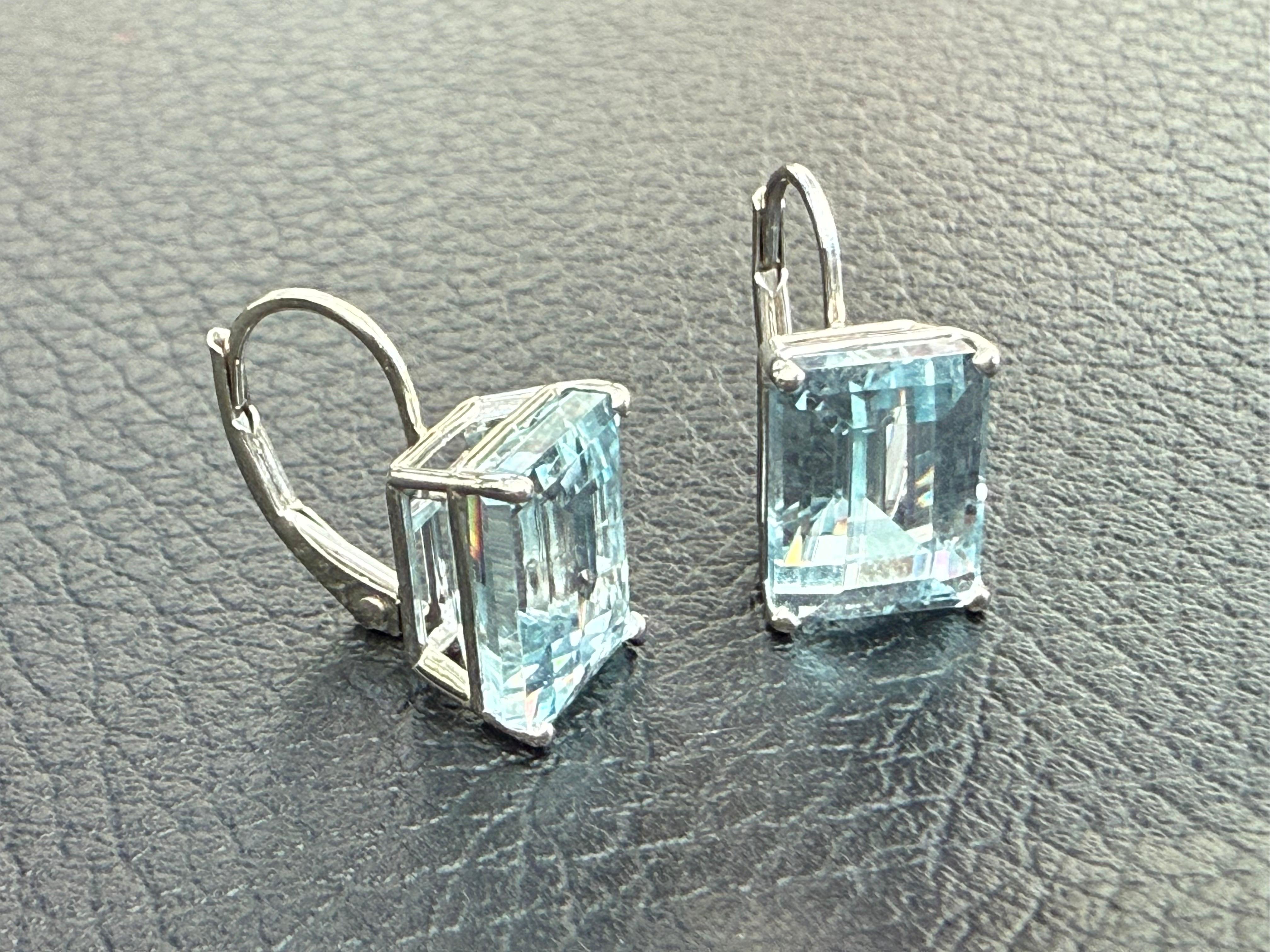 Splendidi orecchini grandi con acquamarina da 10 mm, gemme naturali di acquamarina in oro bianco 14KT. Orecchini meravigliosi da indossare tutti i giorni!

**Tutti gli oggetti lasciano la nostra sede con un certificato a nome dell'acquirente,