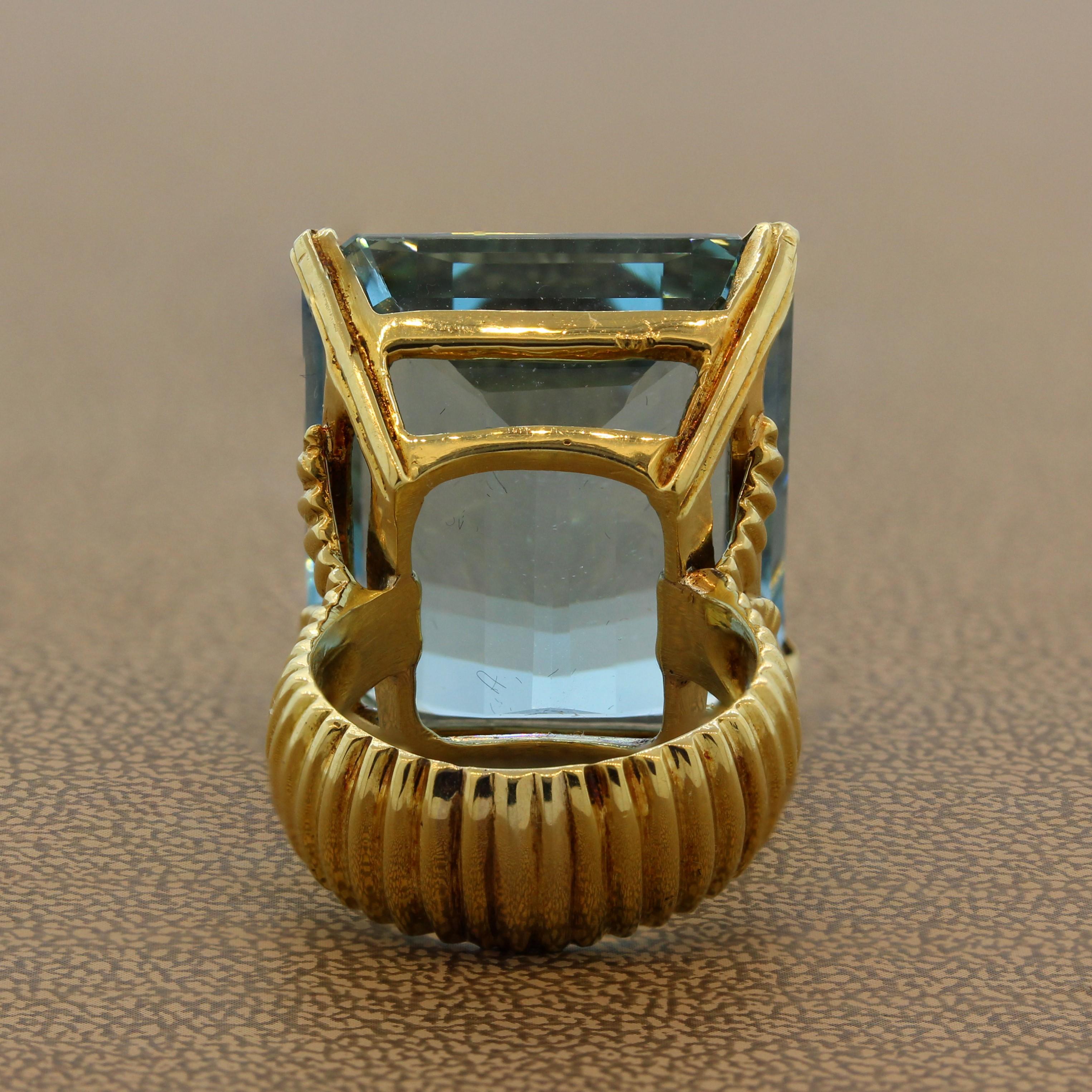 Large Aquamarine Gold Cocktail Ring In New Condition For Sale In Beverly Hills, CA