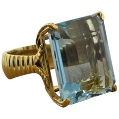Large Aquamarine Gold Cocktail Ring