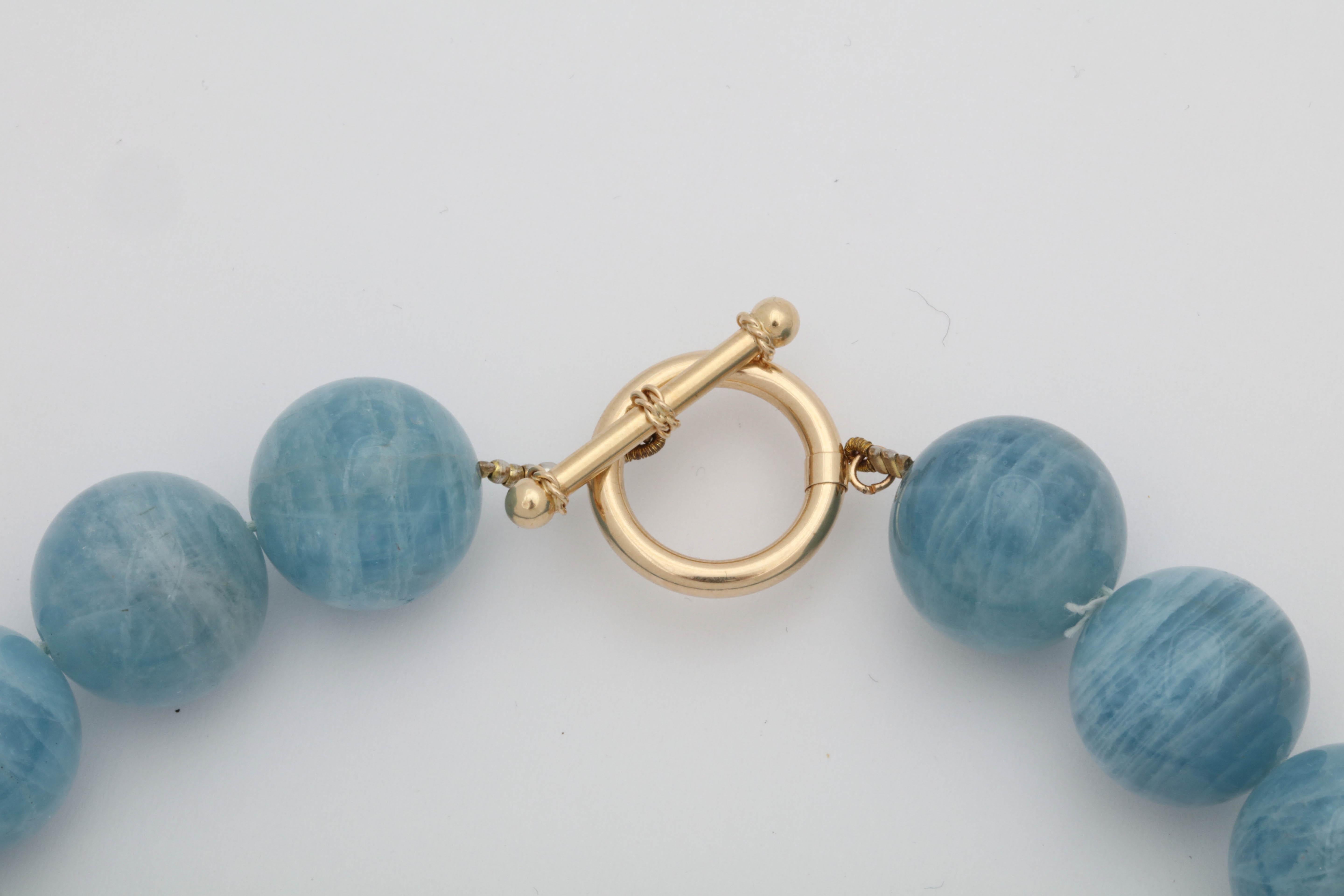  Large Aquamarine Gumball Gold Necklace with Toggle Clasp In Good Condition In New York, NY