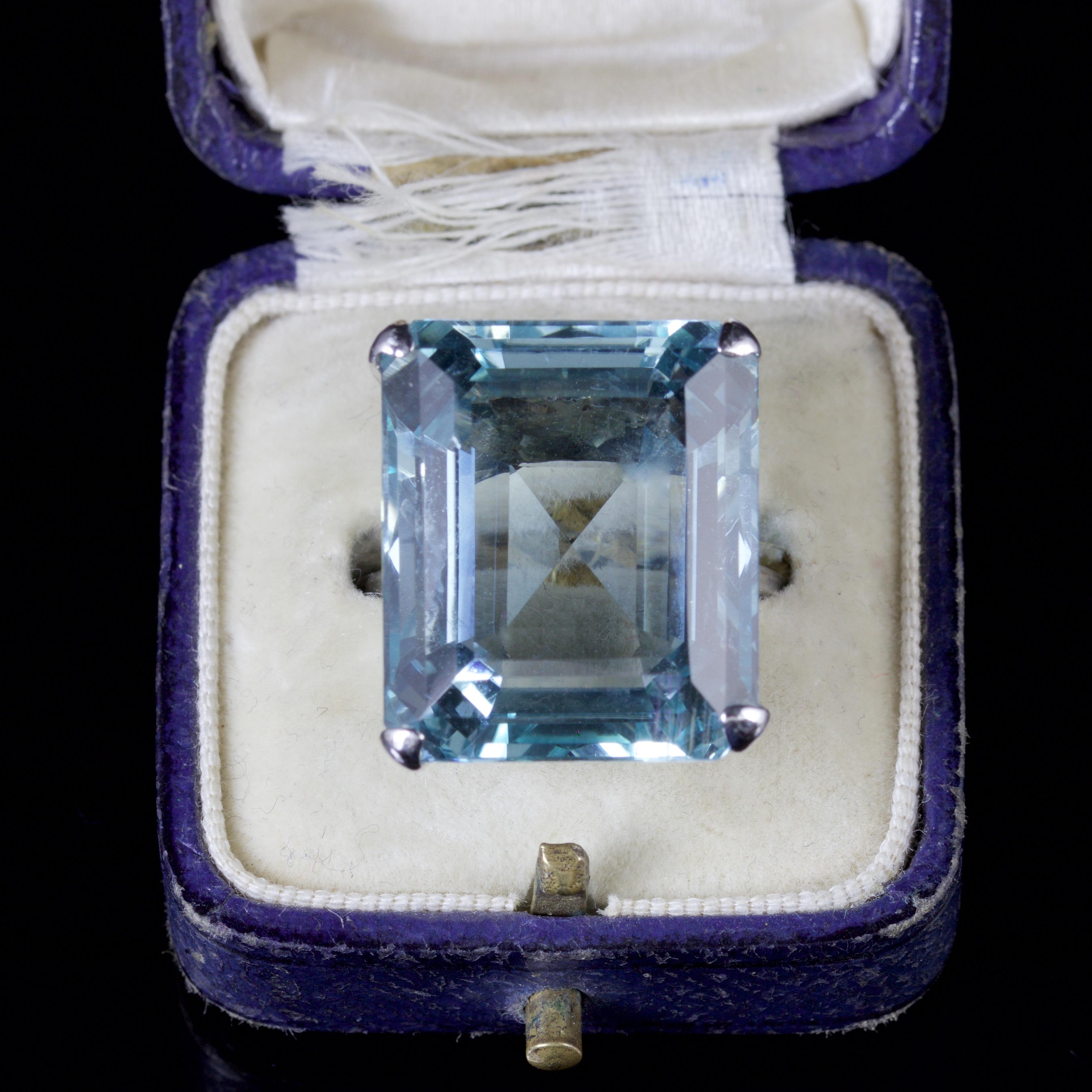 Large Aquamarine Ring 18 Carat White Gold In Excellent Condition In Lancaster, Lancashire