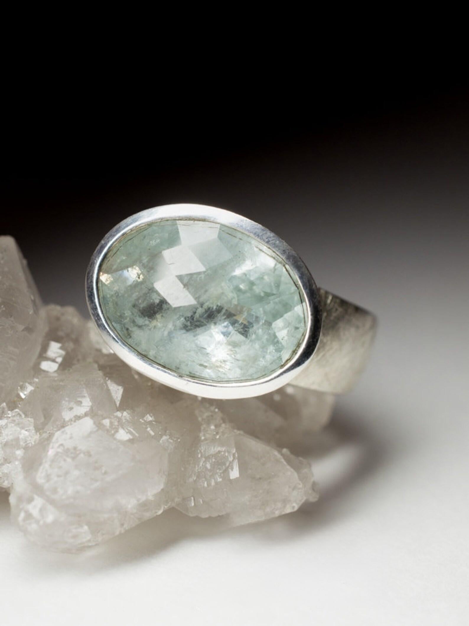 Large Aquamarine Silver Ring Natural Light Blue Beryl Brazilian Gemstone For Sale 4