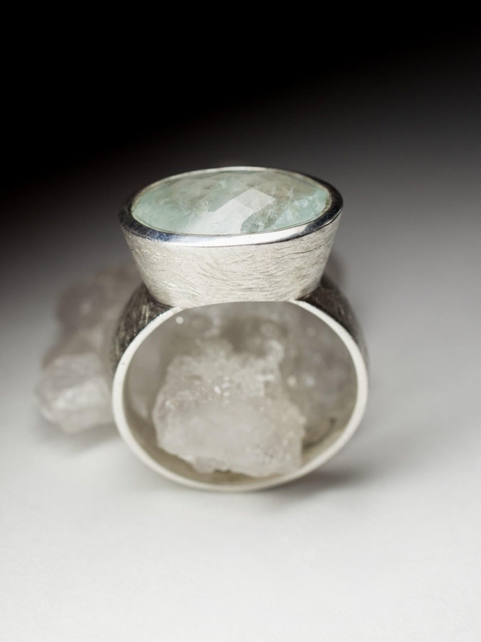 Large Aquamarine Silver Ring Natural Light Blue Beryl Brazilian Gemstone In New Condition For Sale In Berlin, DE
