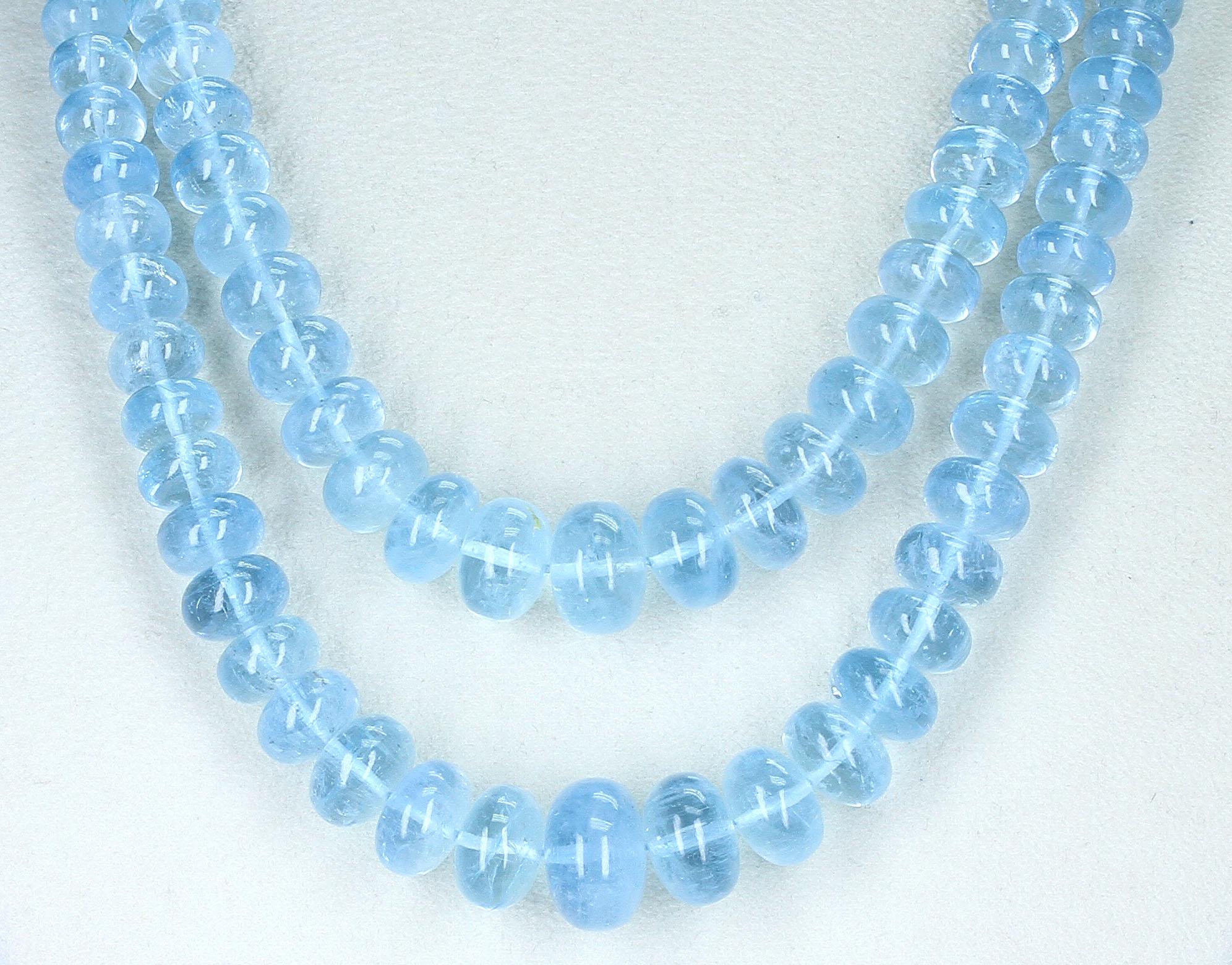 Large Aquamarine Smooth Beads with Pearl Clasp, 14 Karat In Excellent Condition For Sale In New York, NY