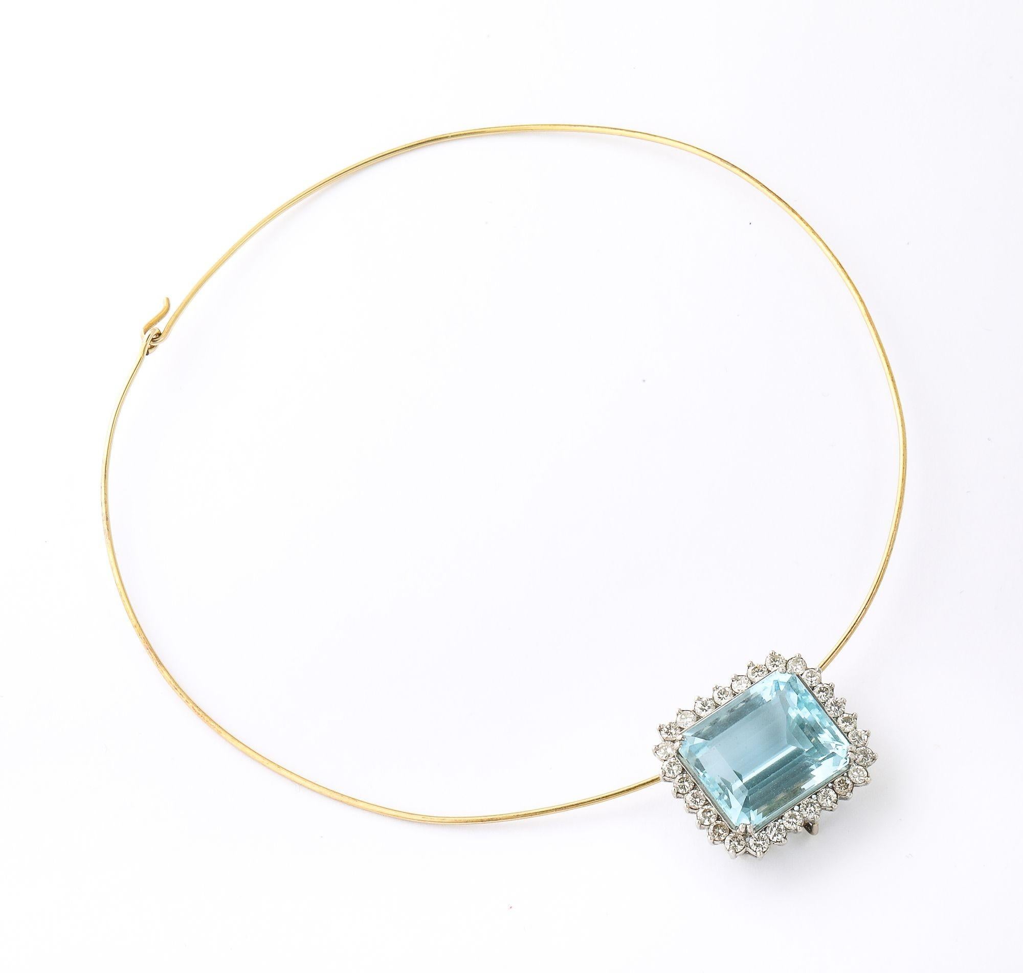 Taglio smeraldo Collana grande con pietra d'acquamarina in vendita