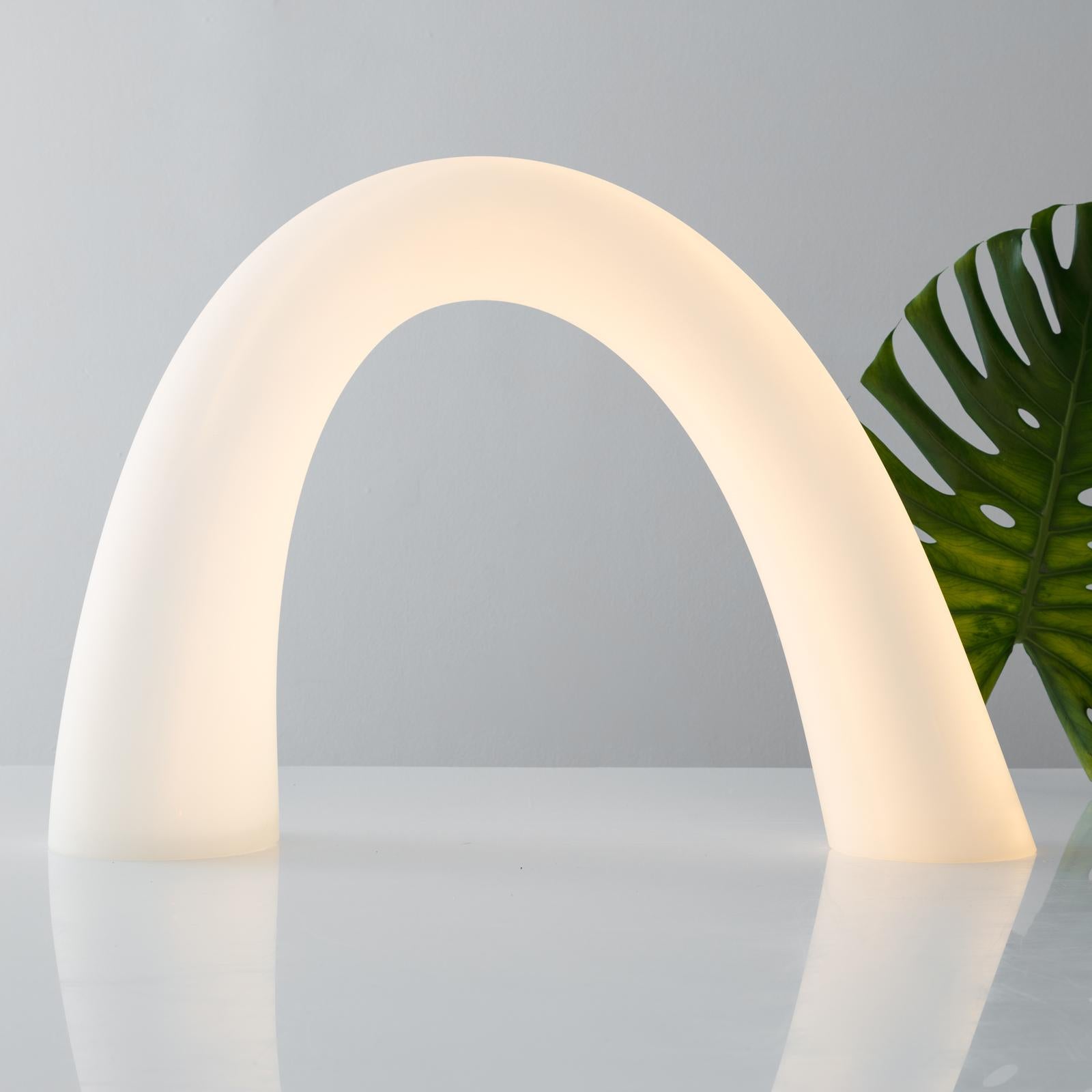 Americano Illuminazione per abitanti in vetro soffiato a mano ad arco grande in vendita