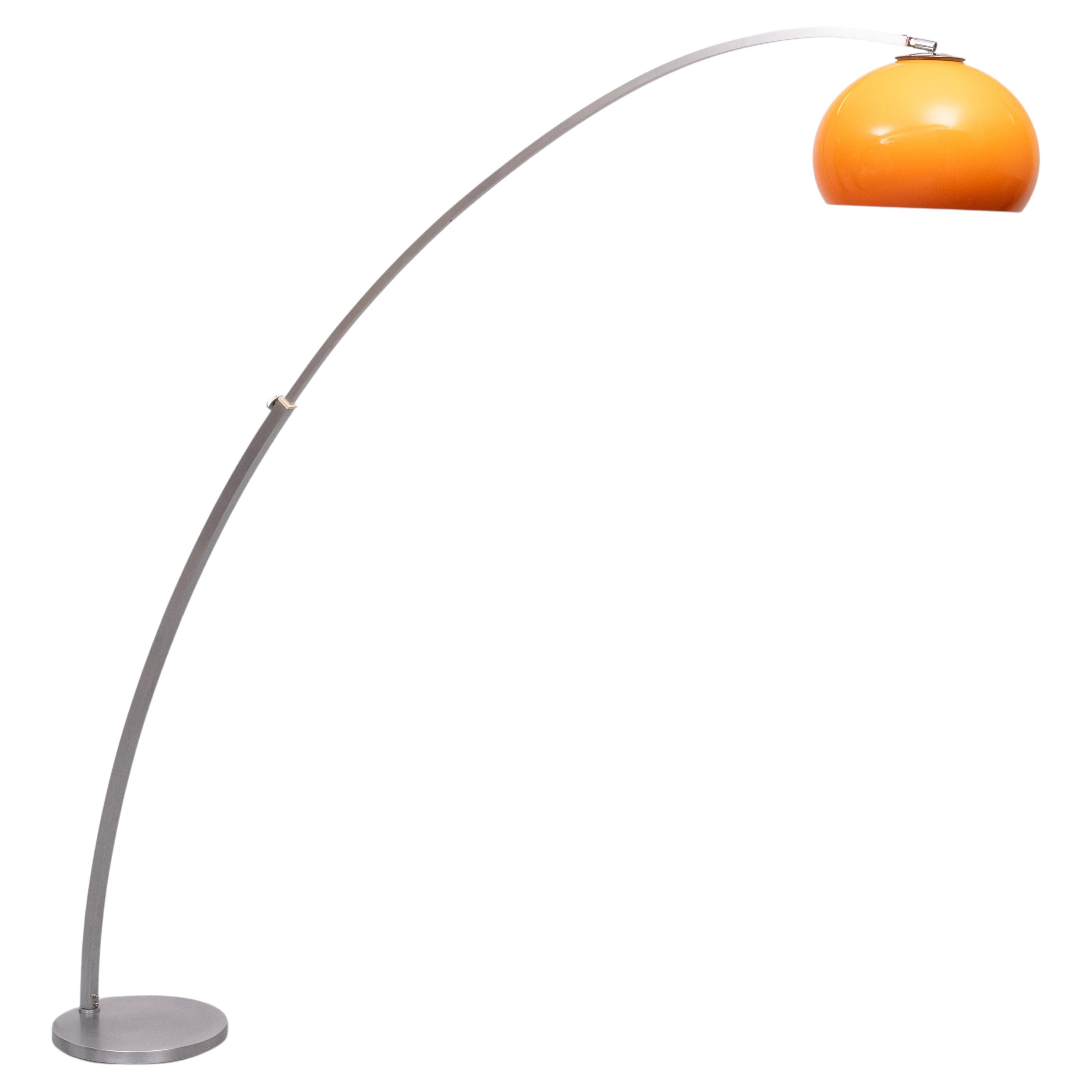 Lampada da terra ad arco regolabile degli anni '70 di Gioffredo Reggiani, Italia