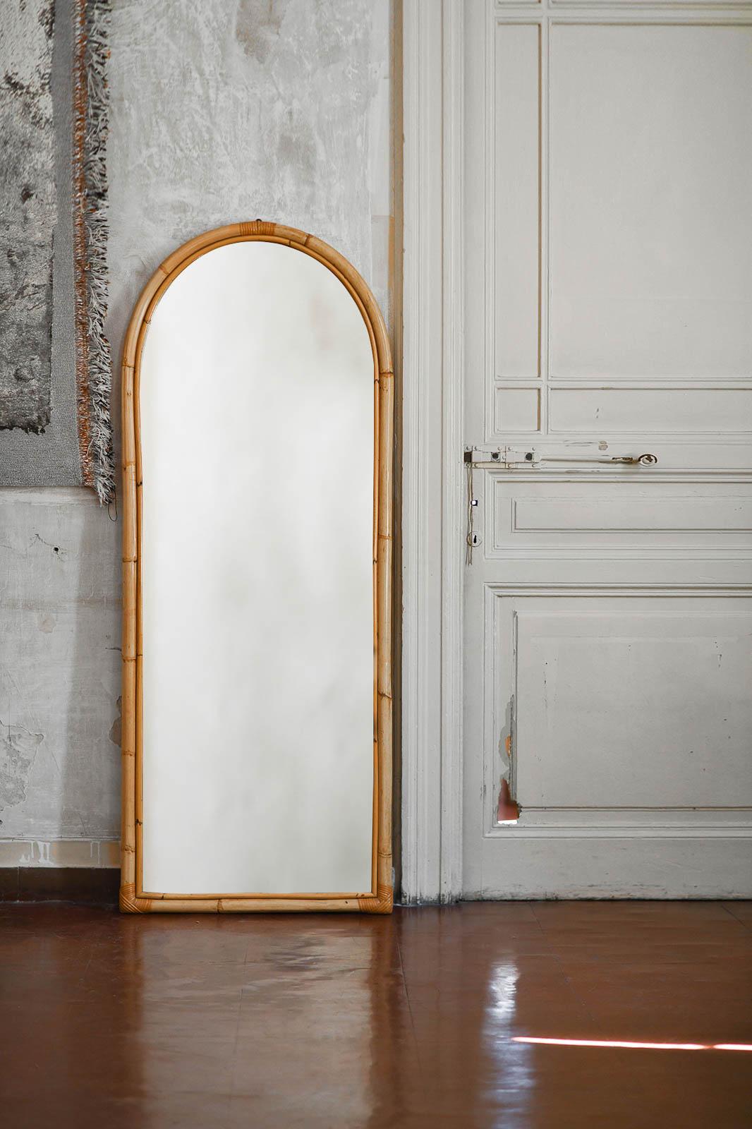 Large arched floor mirror with a bamboo frame, light finish
Product details
Dimensions 71 W x 180 H x 3 D cm