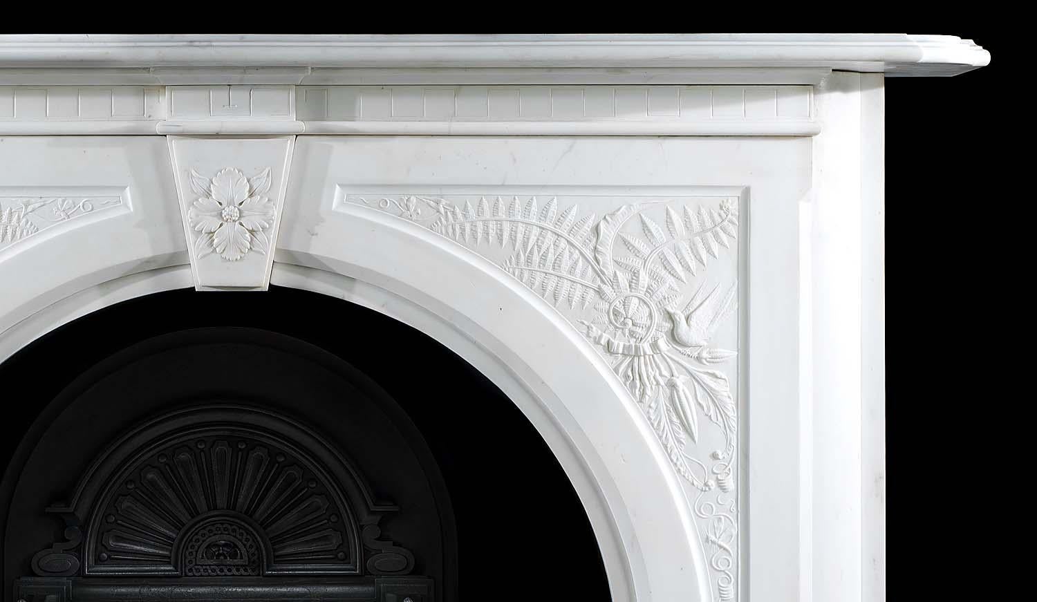 Large Arched Victorian Chimneypiece in White Statuary Marble In Good Condition In London, GB