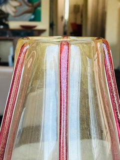 Large Archimede Seguso Murano glass "A cordone oro" red ribs vase circa 1949.