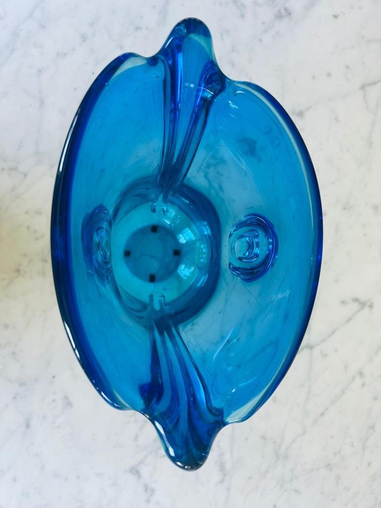 Other Large Archimede Seguso Murano glass circa 1950 blue vase. For Sale