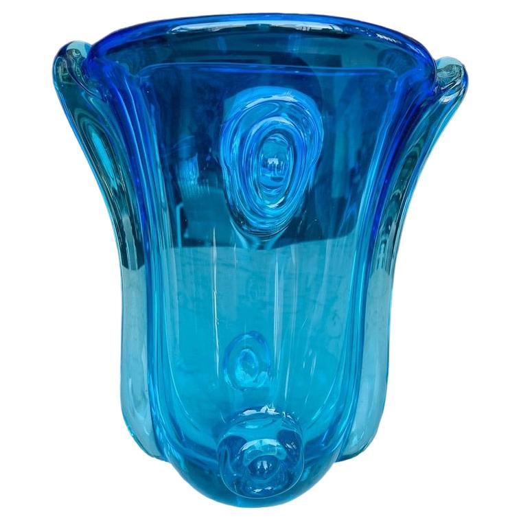 Large Archimede Seguso Murano glass circa 1950 blue vase. For Sale