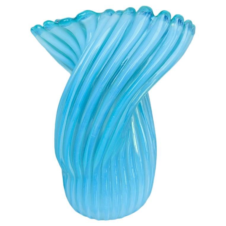 Grand vase vert "Opalino retorto" en verre de Murano Archimede Seguso circa 1950