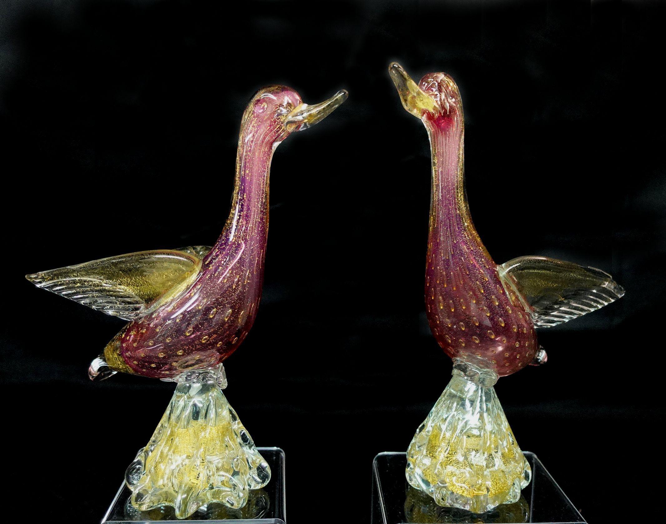 Large Archimede Seguso Murano Purple Gold Flecks Italian Art Glass Birds #R00007 In Excellent Condition For Sale In Norton, MA