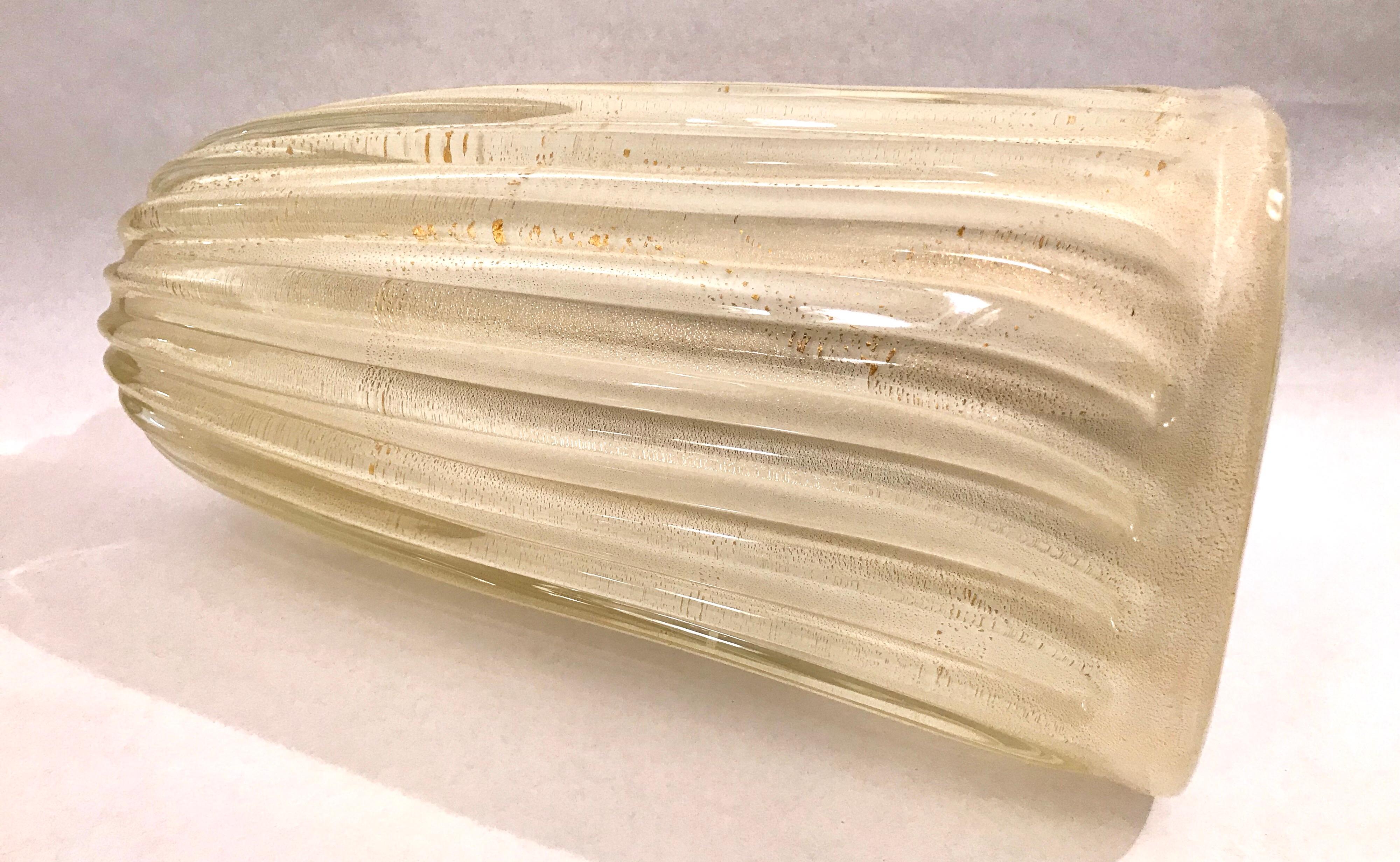 Large Archimede Seguso Ribbed Murano Art Glass Vase with Gold Foil For Sale 8