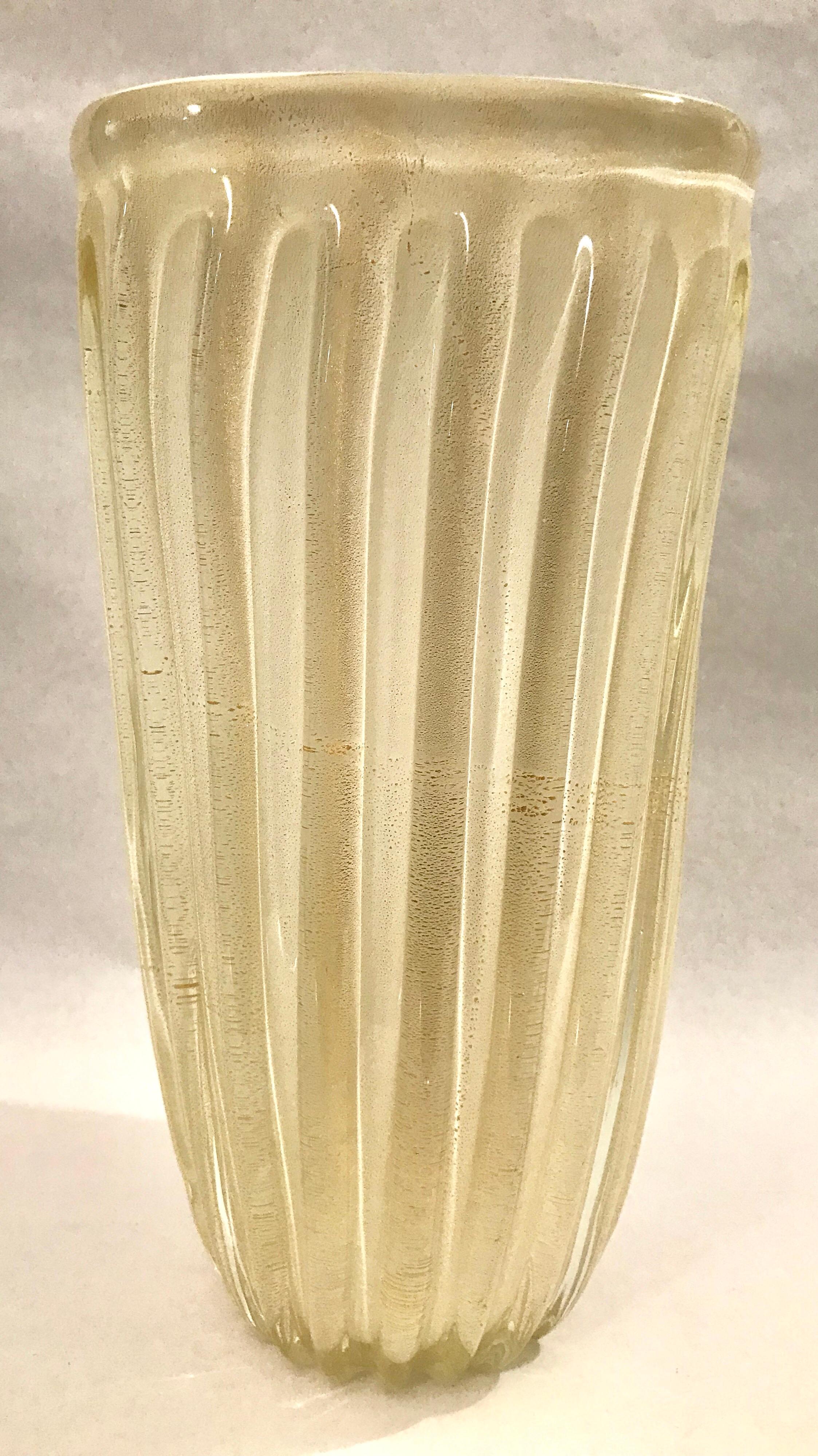 Italian Large Archimede Seguso Ribbed Murano Art Glass Vase with Gold Foil For Sale