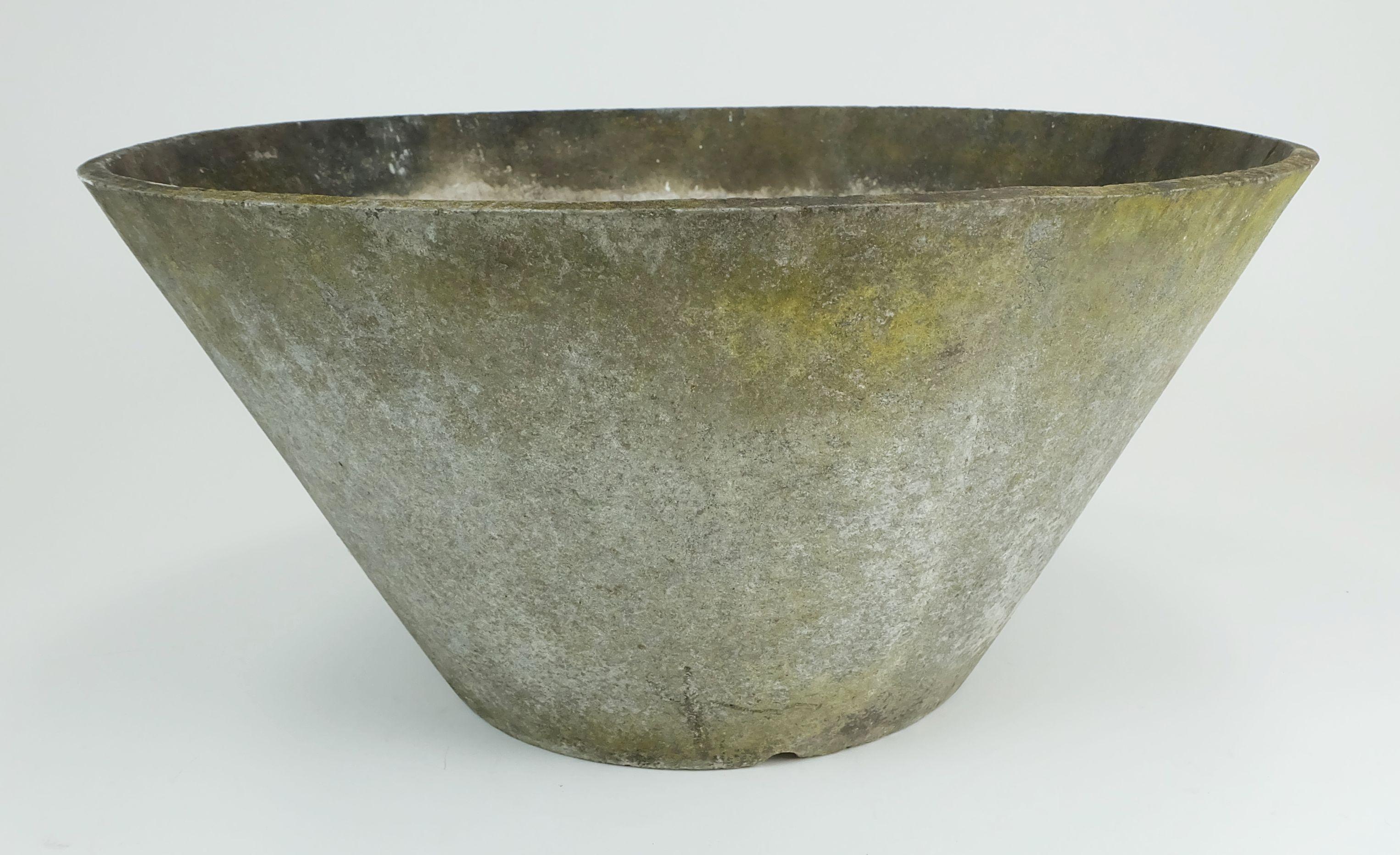 gran maceta arquitectónica PLANTER de forma cónica willy guhl eternit años 50 Cemento en venta