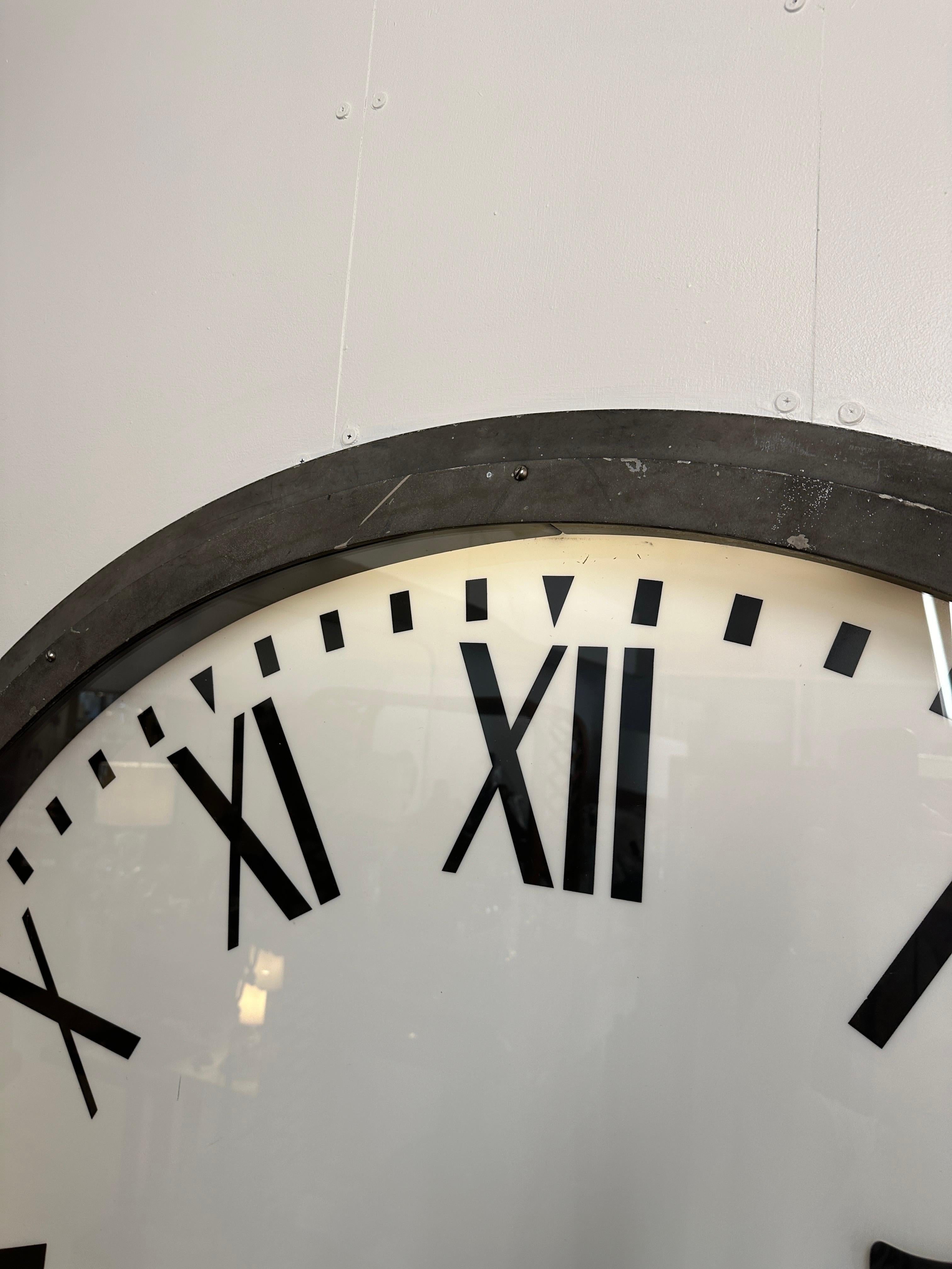 Industriale Grande recupero architettonico, faccia della torre dell'orologio di quattro piedi in vendita