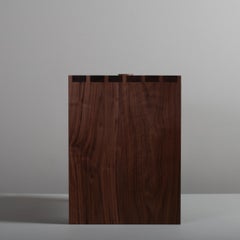 Tavolino da salotto in noce americano realizzato a mano da SUM Furniture