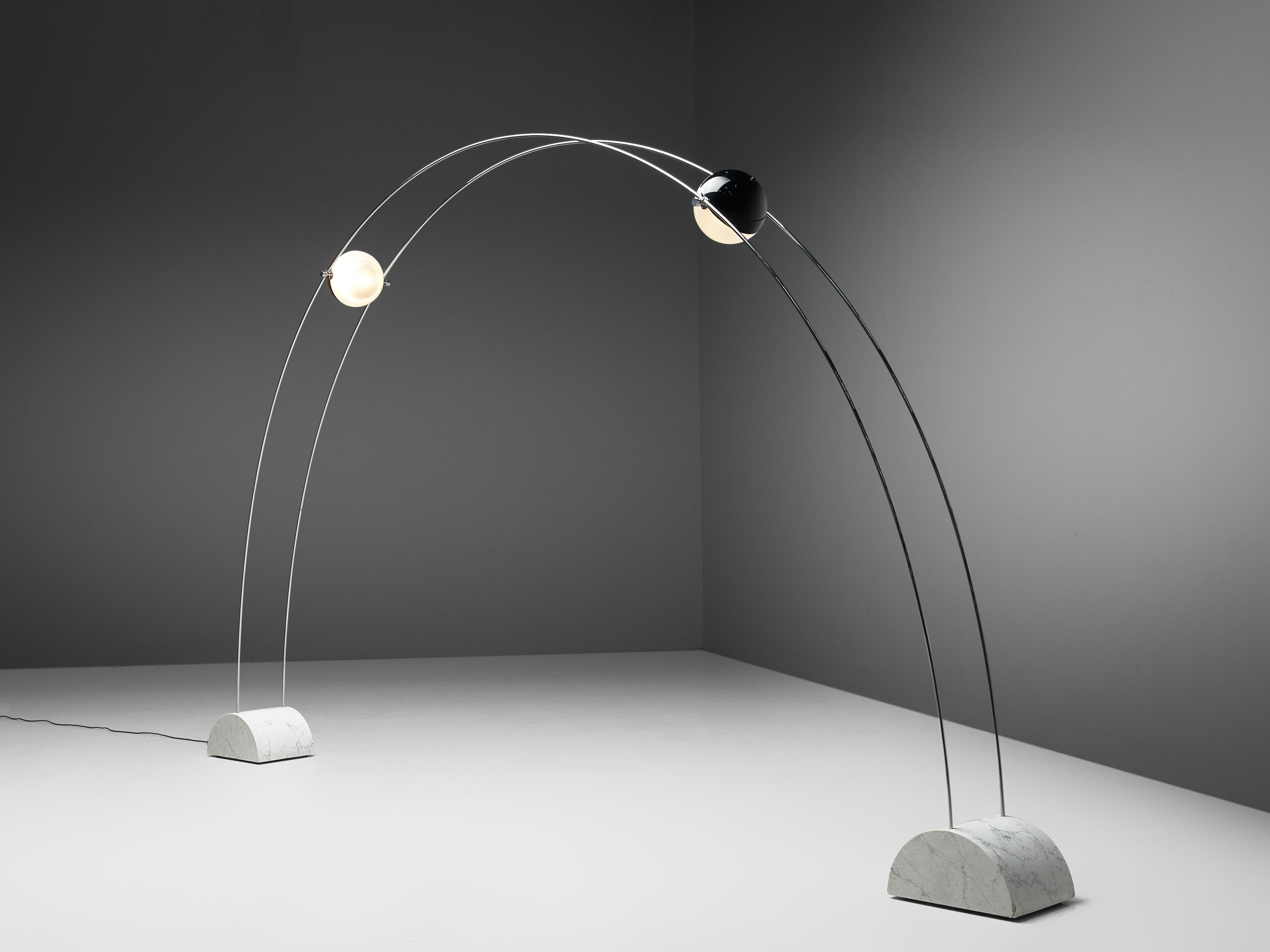 Studio A.R.D.I.T.I. for Sormani, floor lamp model 'Ponte', marble, metal, acrylic, Italy, 1970s

Lighting sculpture by Studio A.R.D.I.T.I. for Sormani. This wonderful artistic floor lamp spans an arch in your room. From two bases in marble two