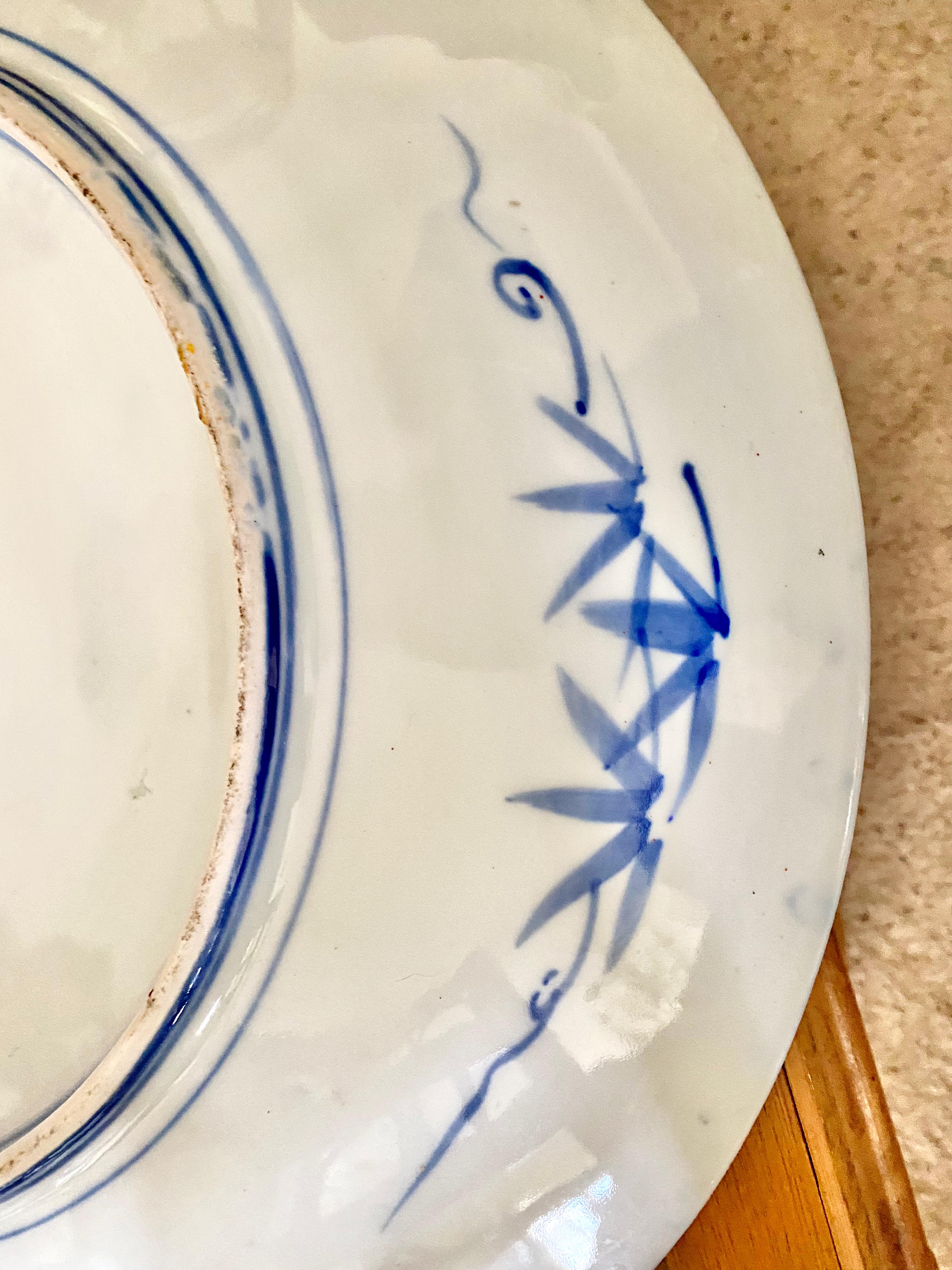 Porcelaine Grand chargeur bleu et blanc Arita en vente