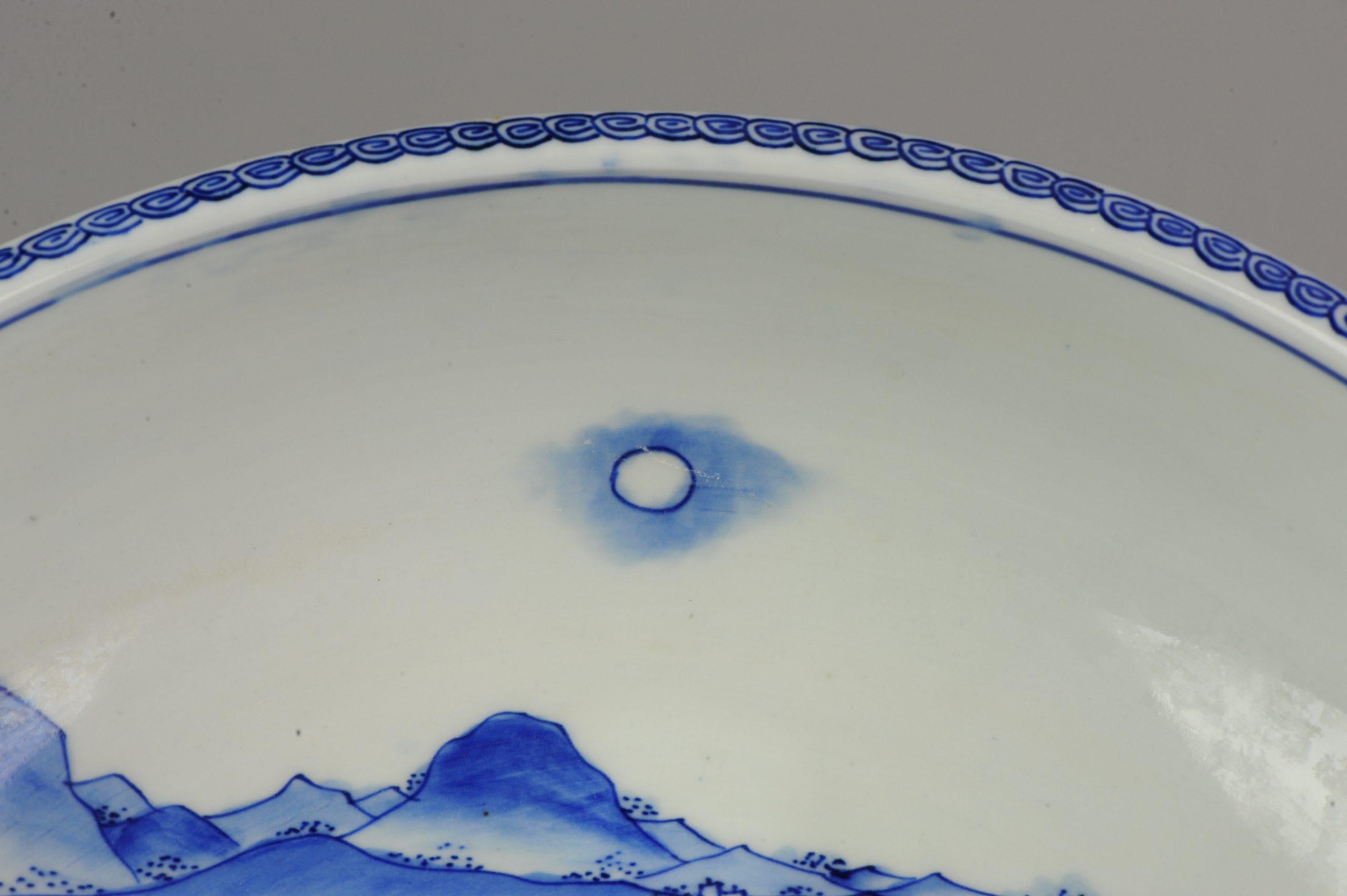 Large Arita Bowl Beautifull Japanese Porcelain 19th Century Edo/Meiji Period For Sale 5