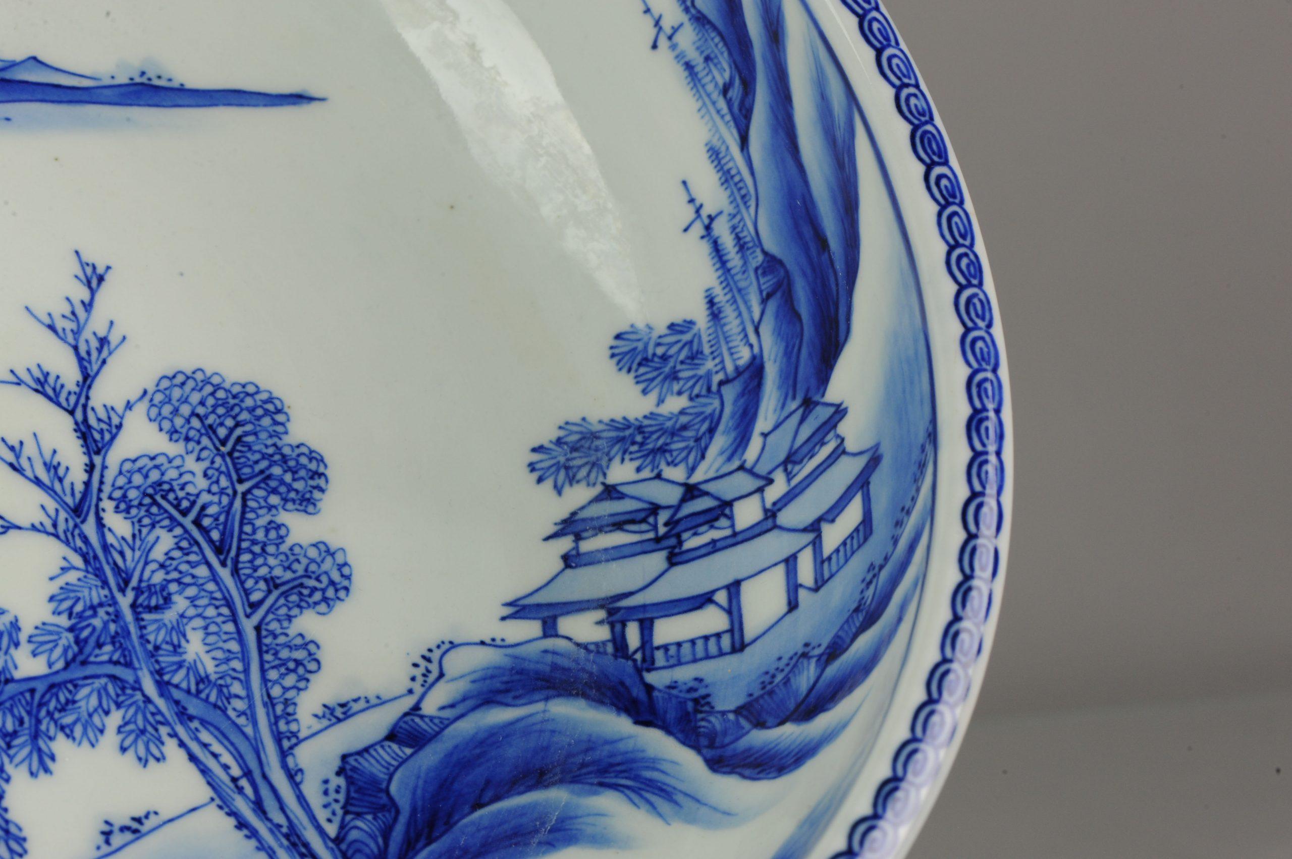 Large Arita Bowl Beautifull Japanese Porcelain 19th Century Edo/Meiji Period For Sale 6