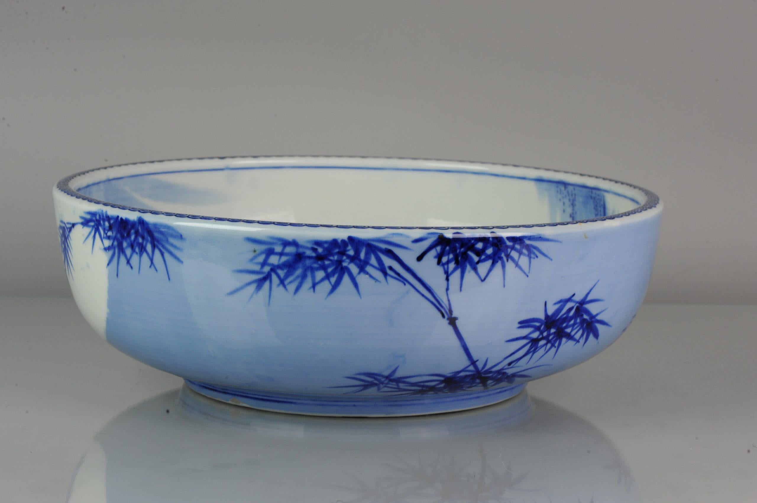 Large Arita Bowl Beautifull Japanese Porcelain 19th Century Edo/Meiji Period In Excellent Condition For Sale In Amsterdam, Noord Holland